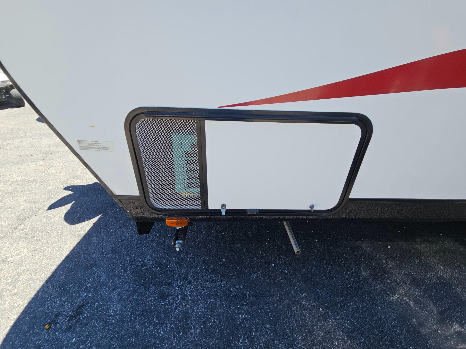 2019 Pacific Coachworks 2019 Pacific Coachworks Surf Side - thumbnail 36