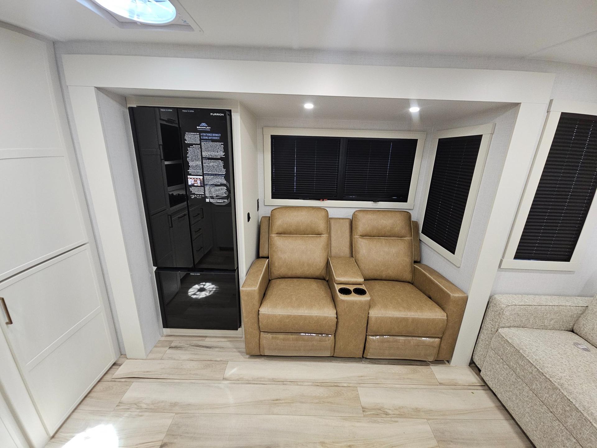 2027 Brinkley RV 2027 Brinkley RV Model I - thumbnail 7