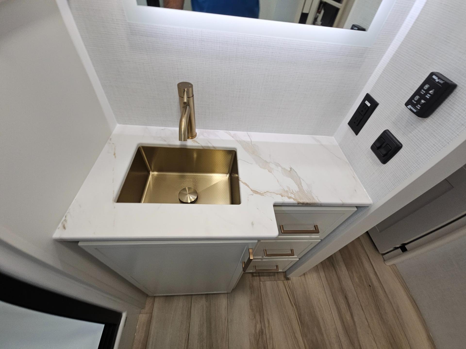 2027 Brinkley RV 2027 Brinkley RV Model I - thumbnail 28