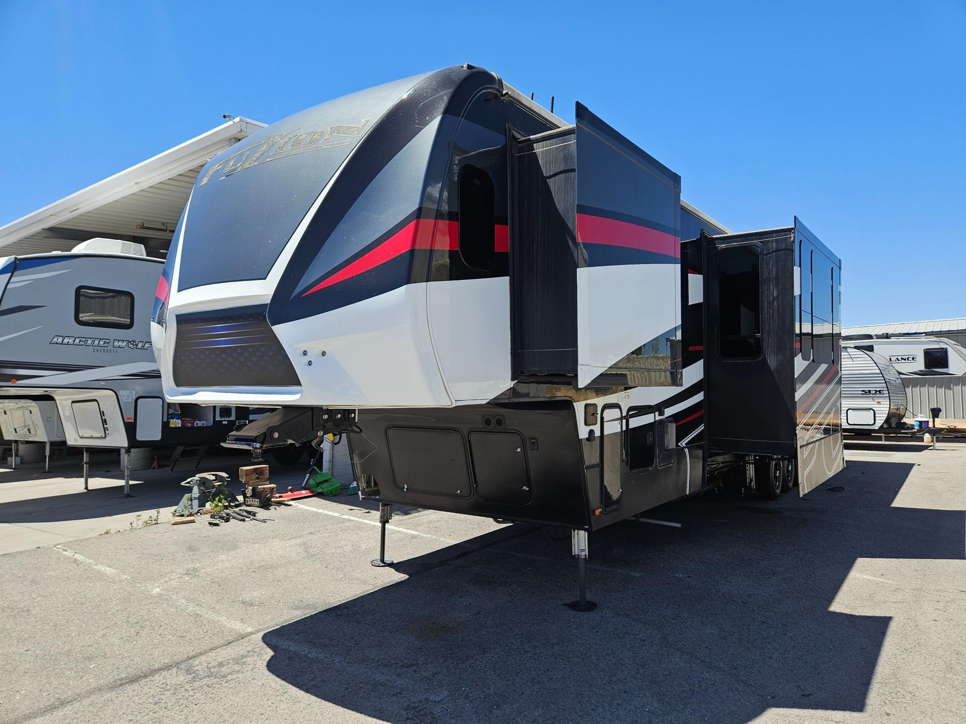 2018 Keystone RV 2018 Keystone RV Fuzion - thumbnail 5