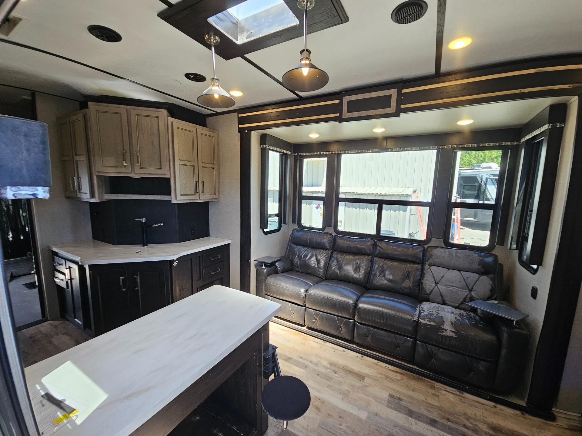 2018 Keystone RV 2018 Keystone RV Fuzion - thumbnail 6