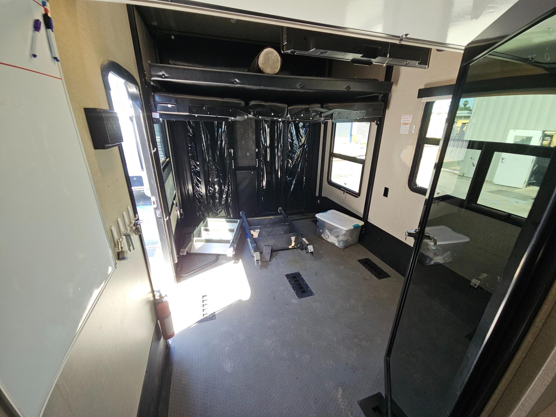 2018 Keystone RV 2018 Keystone RV Fuzion - thumbnail 19