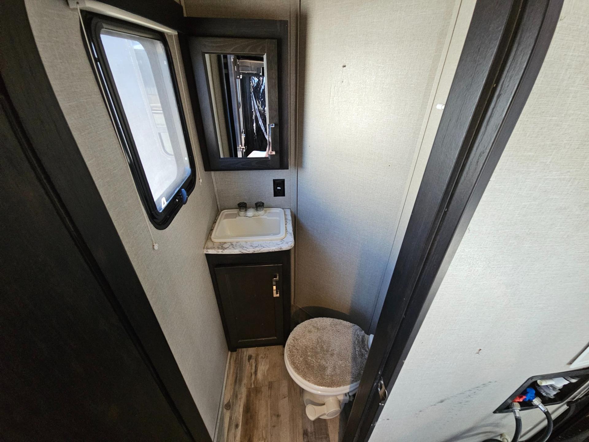 2018 Keystone RV 2018 Keystone RV Fuzion - thumbnail 24