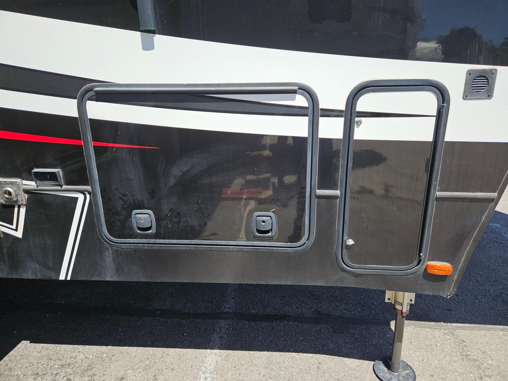2018 Keystone RV 2018 Keystone RV Fuzion - thumbnail 30