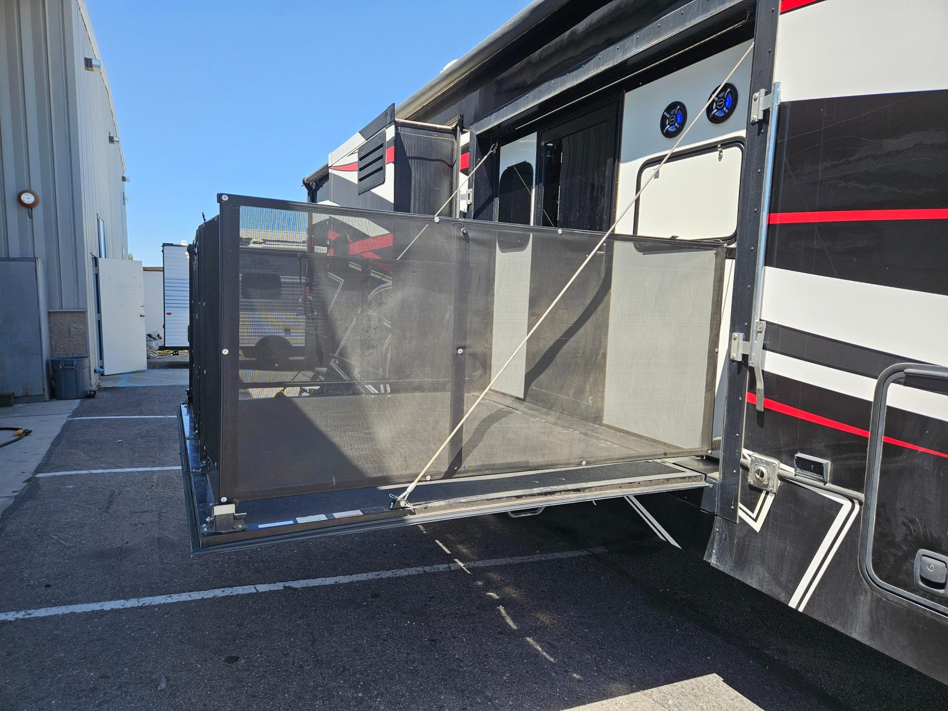 2018 Keystone RV 2018 Keystone RV Fuzion - thumbnail 31