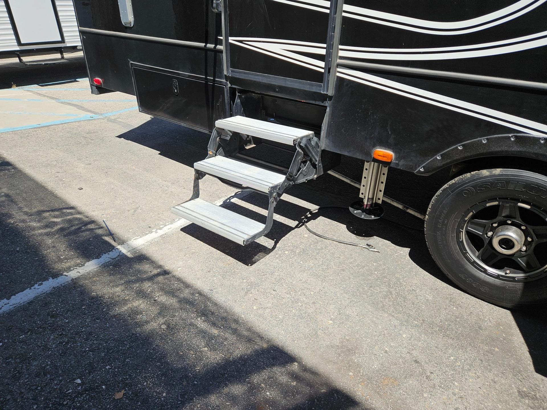 2018 Keystone RV 2018 Keystone RV Fuzion - thumbnail 34