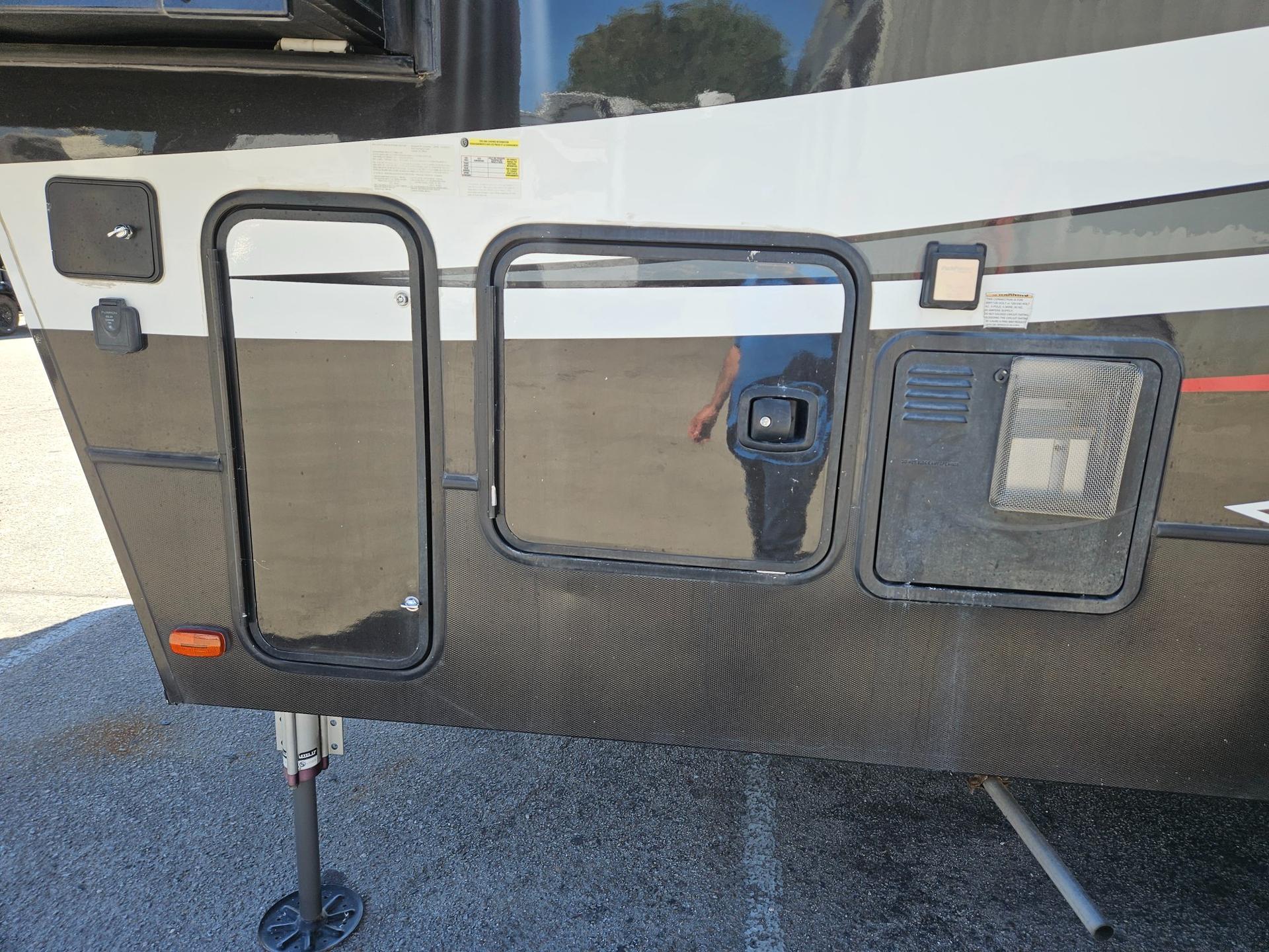 2018 Keystone RV 2018 Keystone RV Fuzion - thumbnail 41