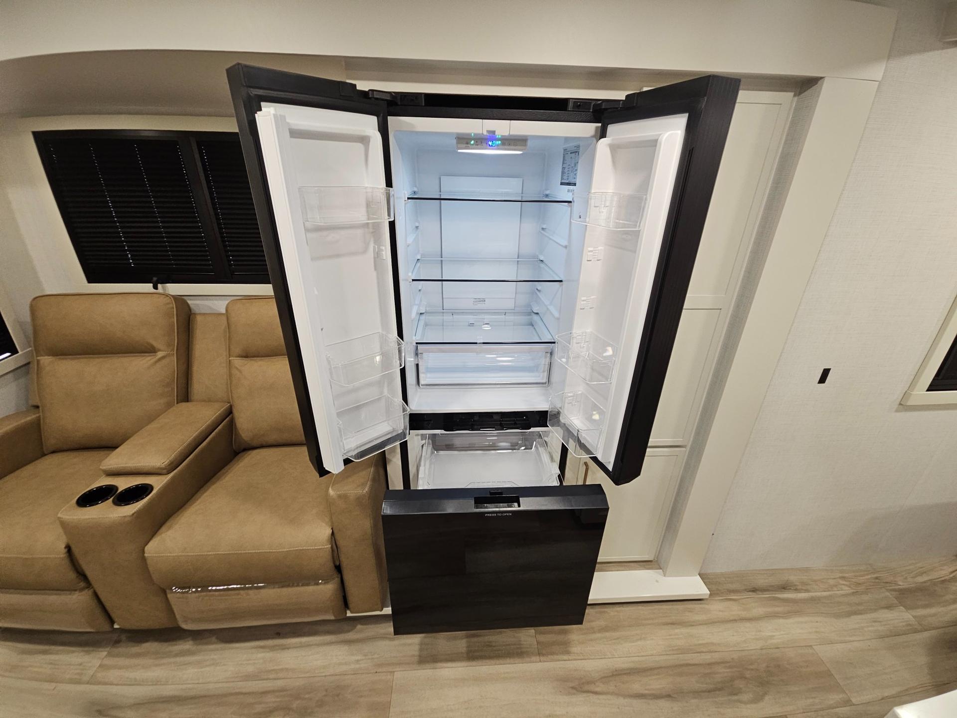 2027 Brinkley RV 2027 Brinkley RV Model Ix - thumbnail 7