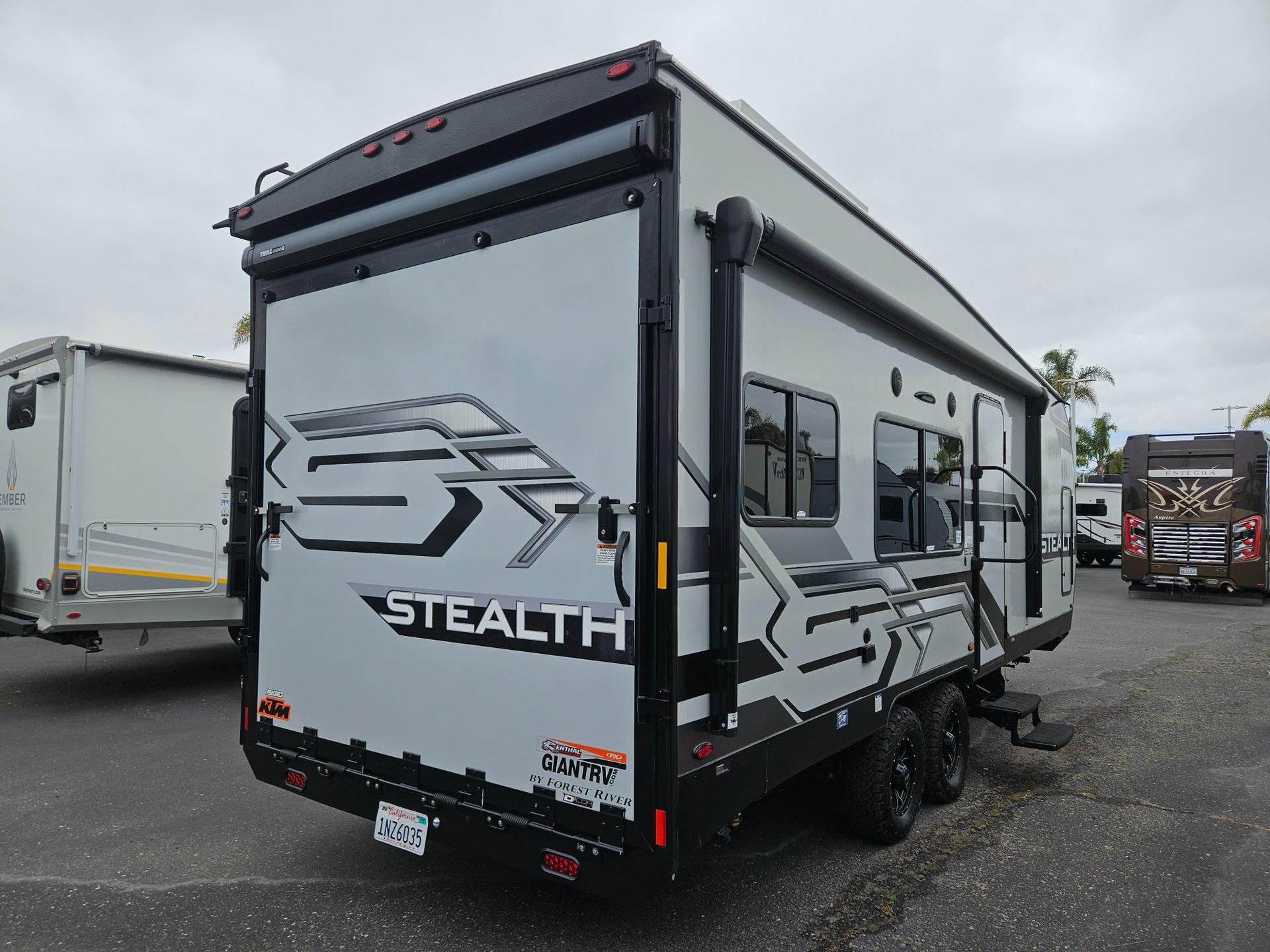 2022 Forest River RV 2022 Forest River RV Stealth - thumbnail 3