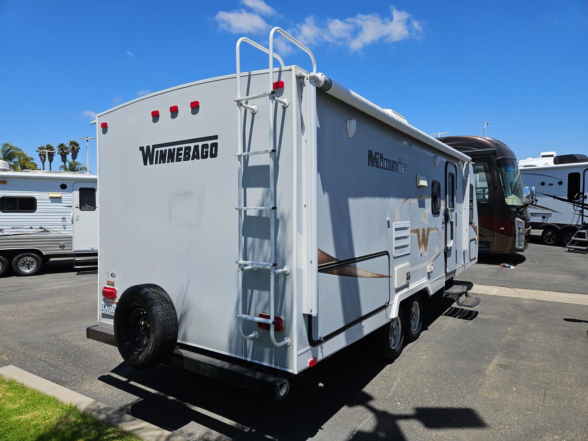2016 Winnebago Towables 2016 Winnebago Towables Minnie - thumbnail 3