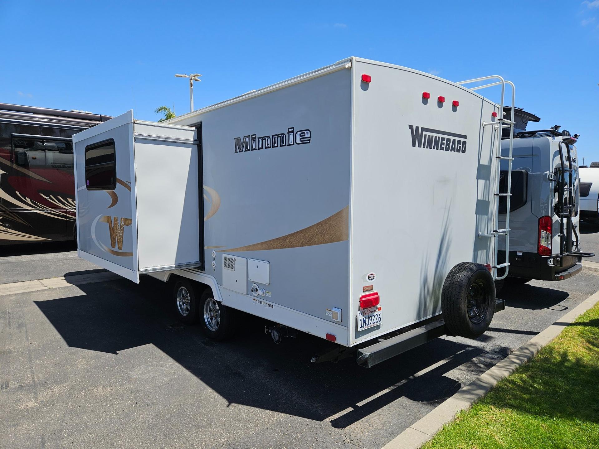 2016 Winnebago Towables 2016 Winnebago Towables Minnie - thumbnail 4