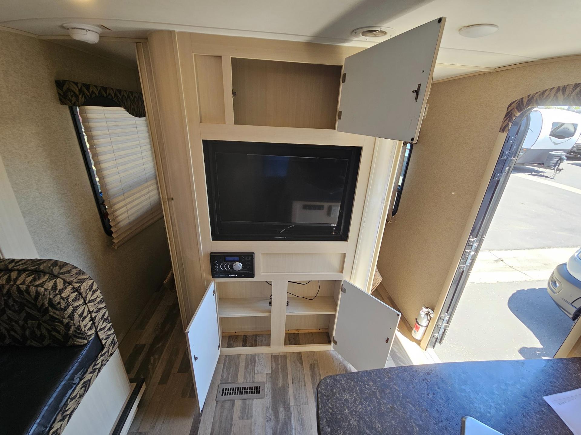 2016 Winnebago Towables 2016 Winnebago Towables Minnie - thumbnail 18