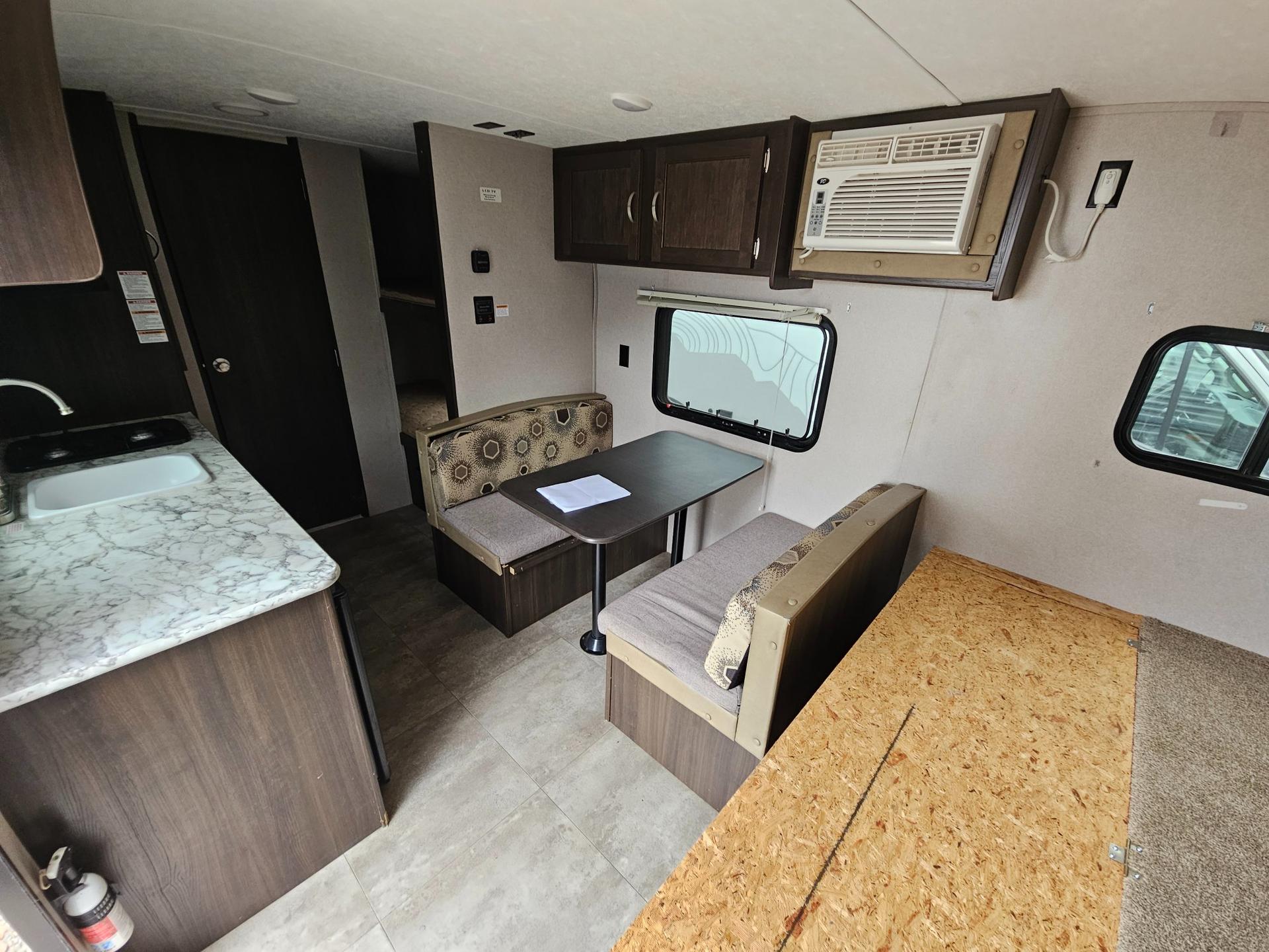 2018 Keystone RV 2018 Keystone RV Springdale Mini - thumbnail 5