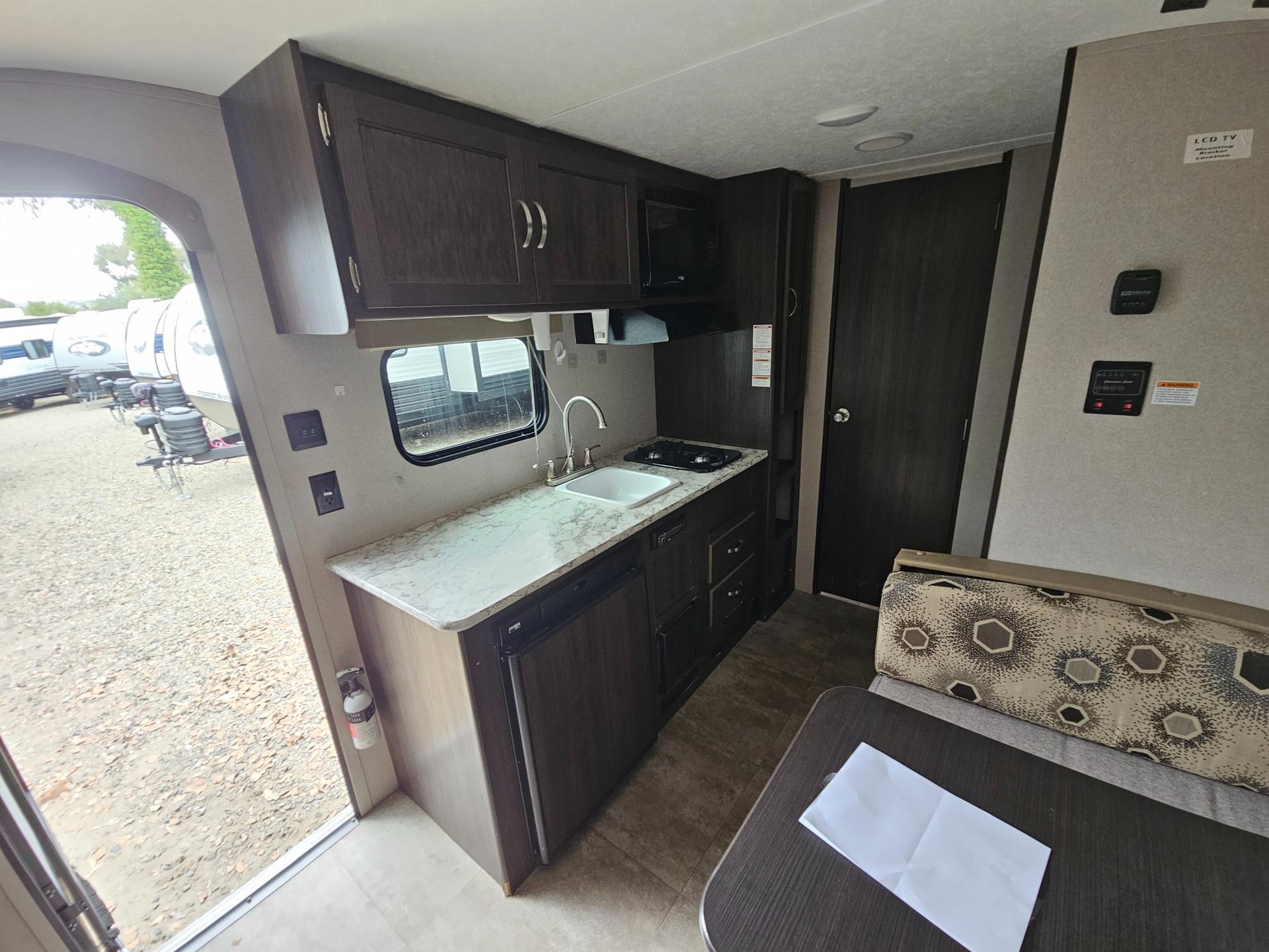 2018 Keystone RV 2018 Keystone RV Springdale Mini - thumbnail 6