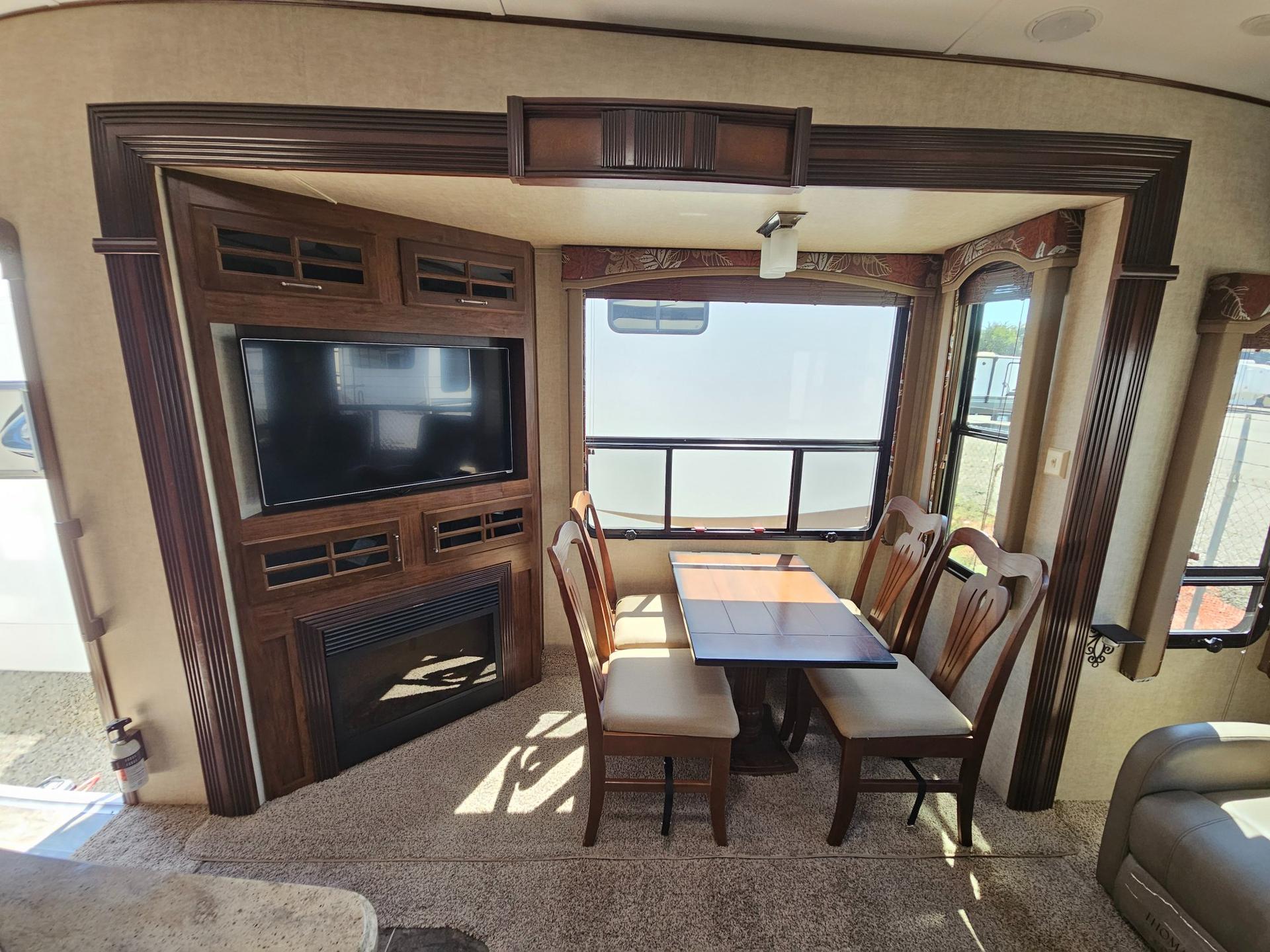 2014 Keystone RV 2014 Keystone RV Avalanche - thumbnail 8