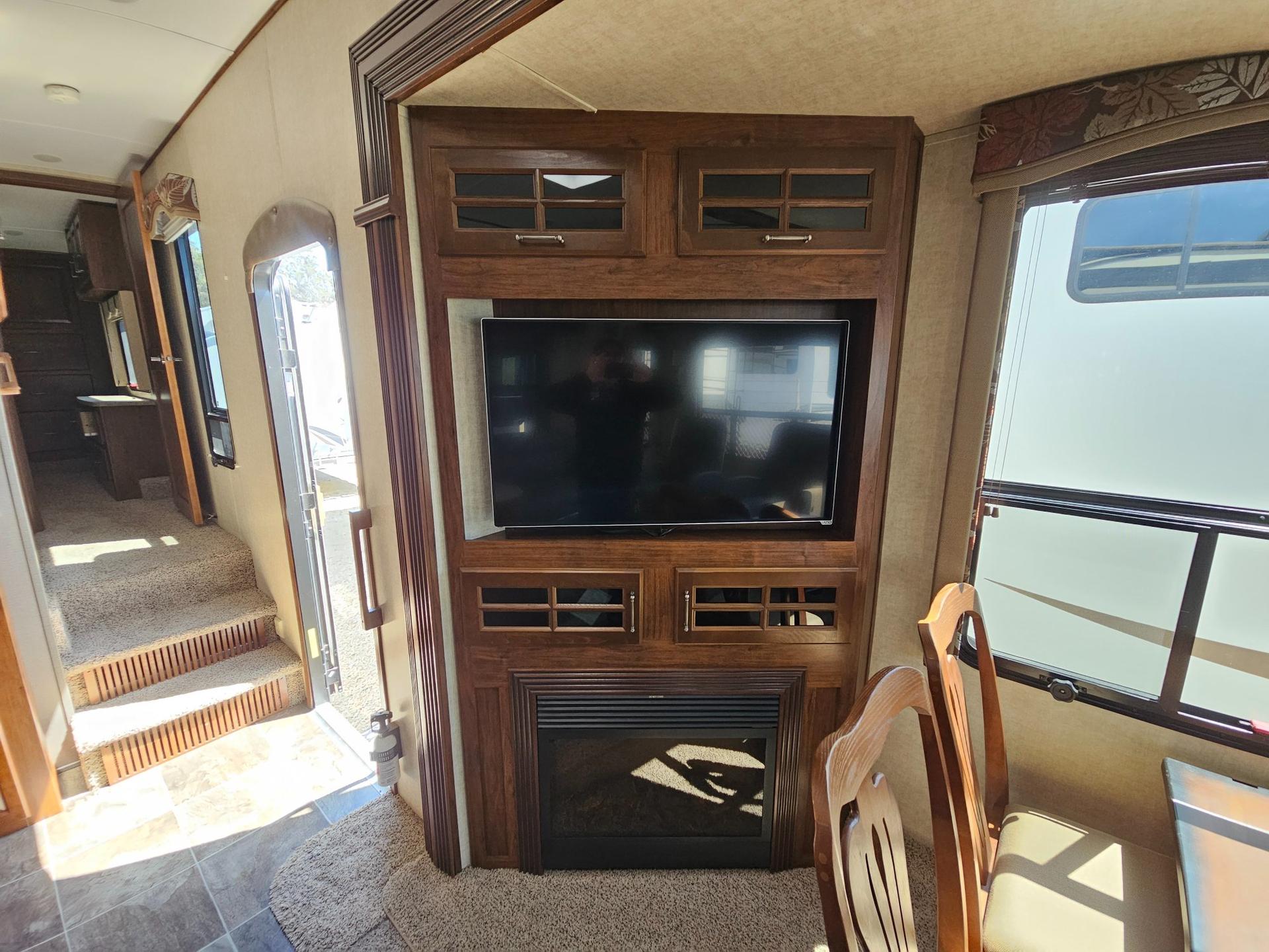 2014 Keystone RV 2014 Keystone RV Avalanche - thumbnail 9