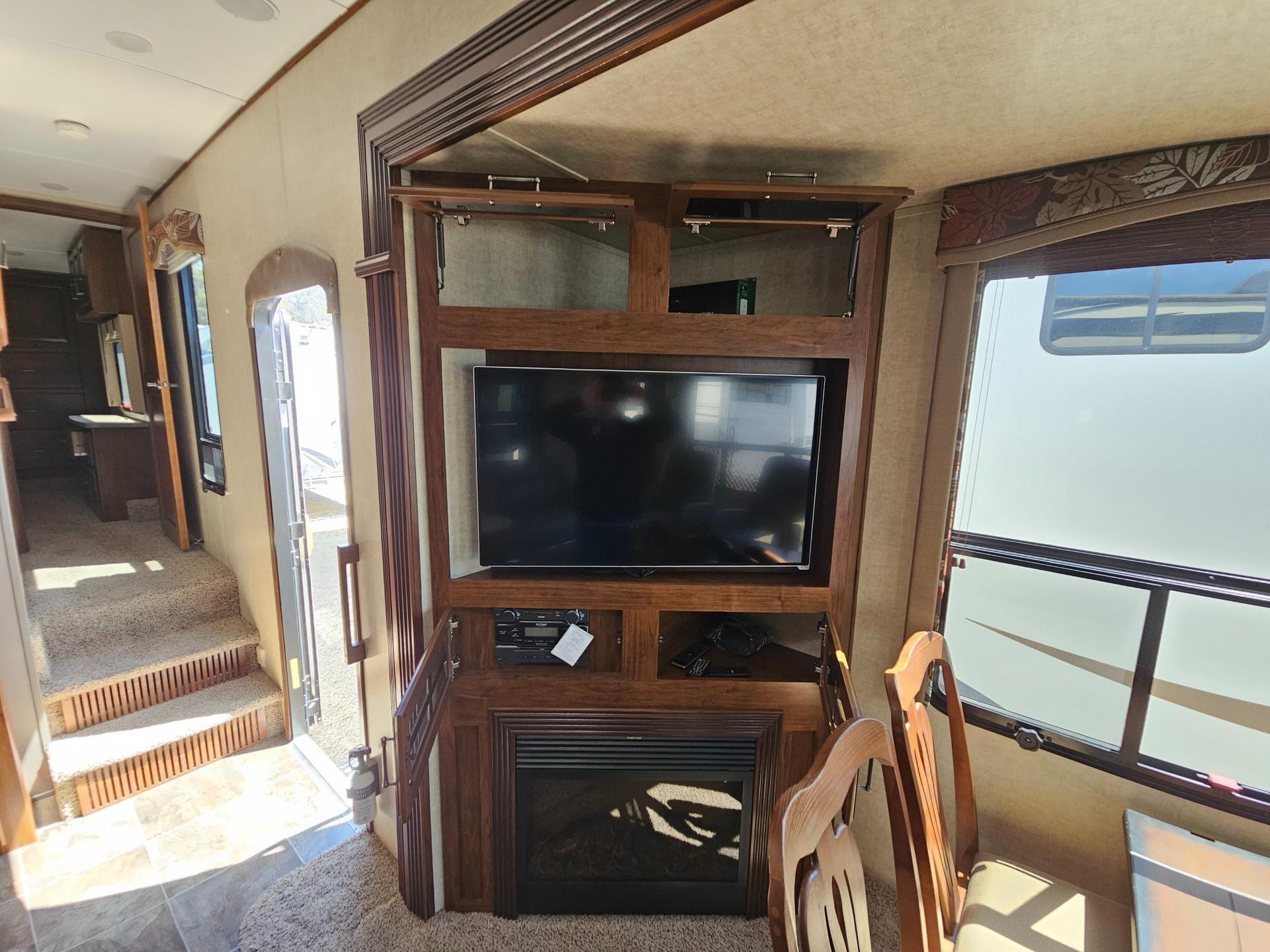 2014 Keystone RV 2014 Keystone RV Avalanche - thumbnail 10