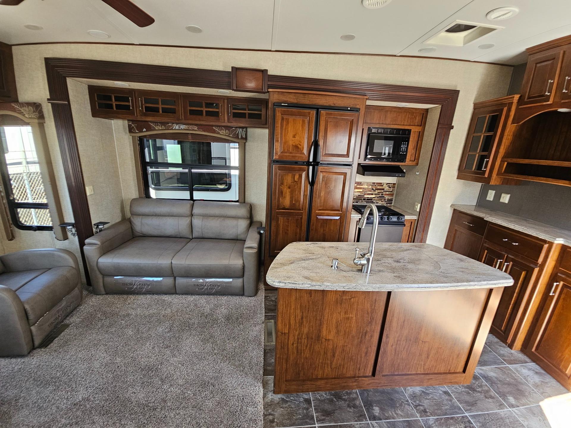 2014 Keystone RV 2014 Keystone RV Avalanche - thumbnail 14