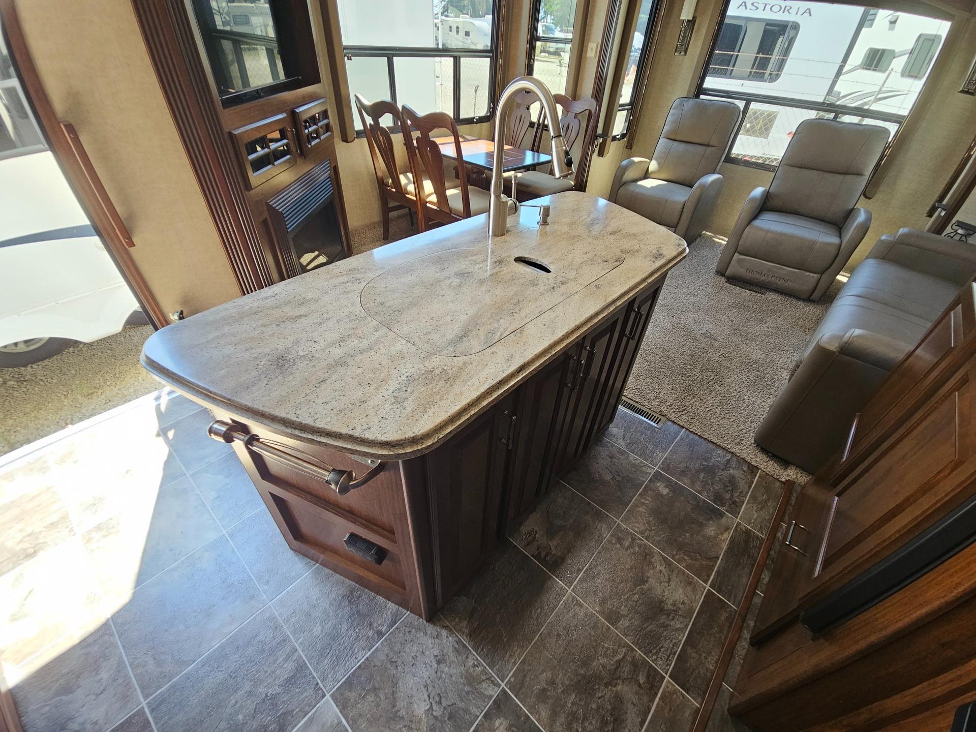 2014 Keystone RV 2014 Keystone RV Avalanche - thumbnail 27