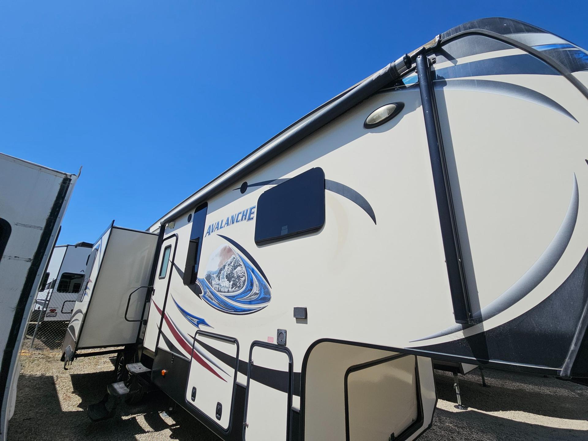 2014 Keystone RV 2014 Keystone RV Avalanche - thumbnail 44