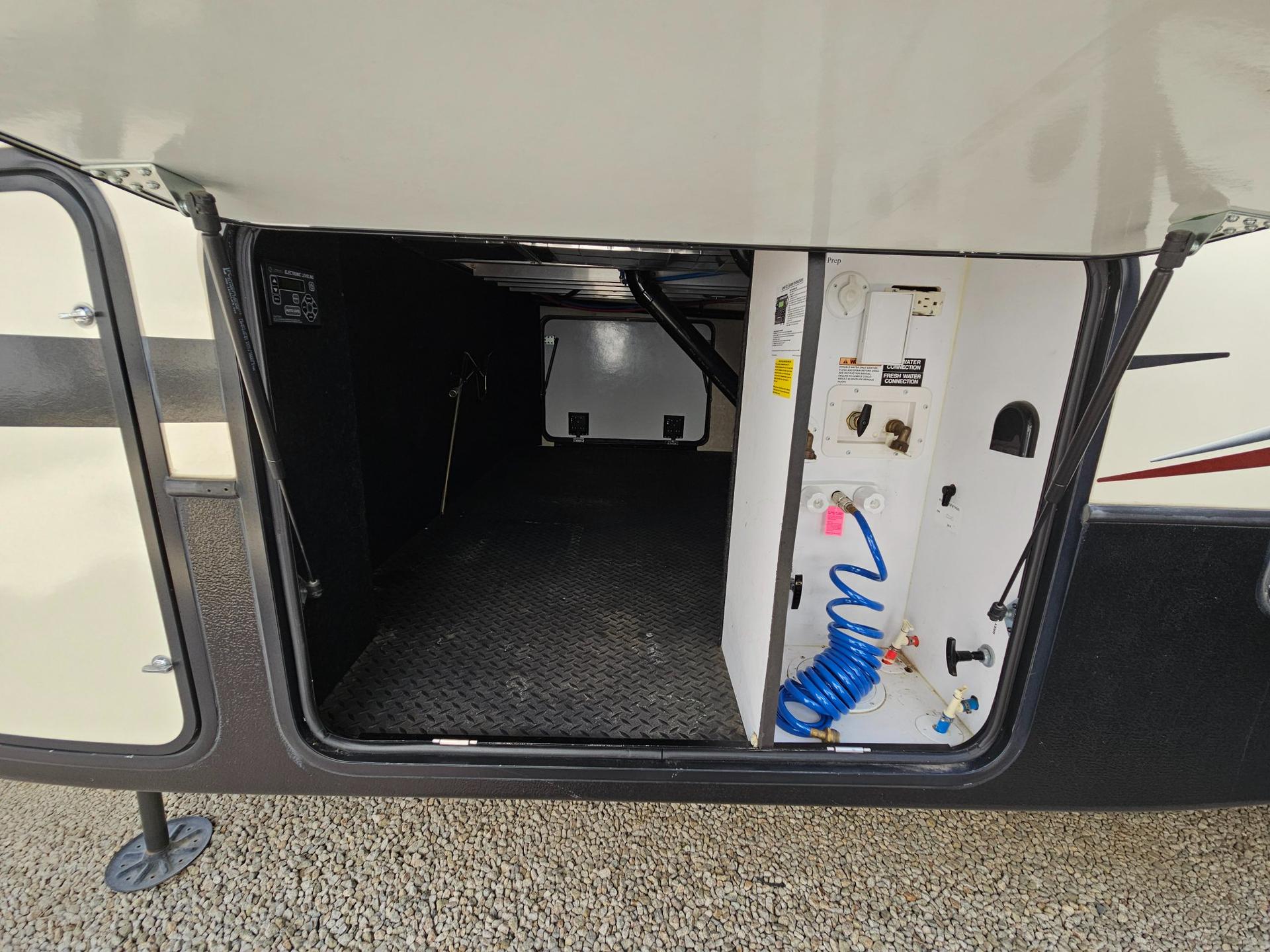 2014 Keystone RV 2014 Keystone RV Avalanche - thumbnail 50