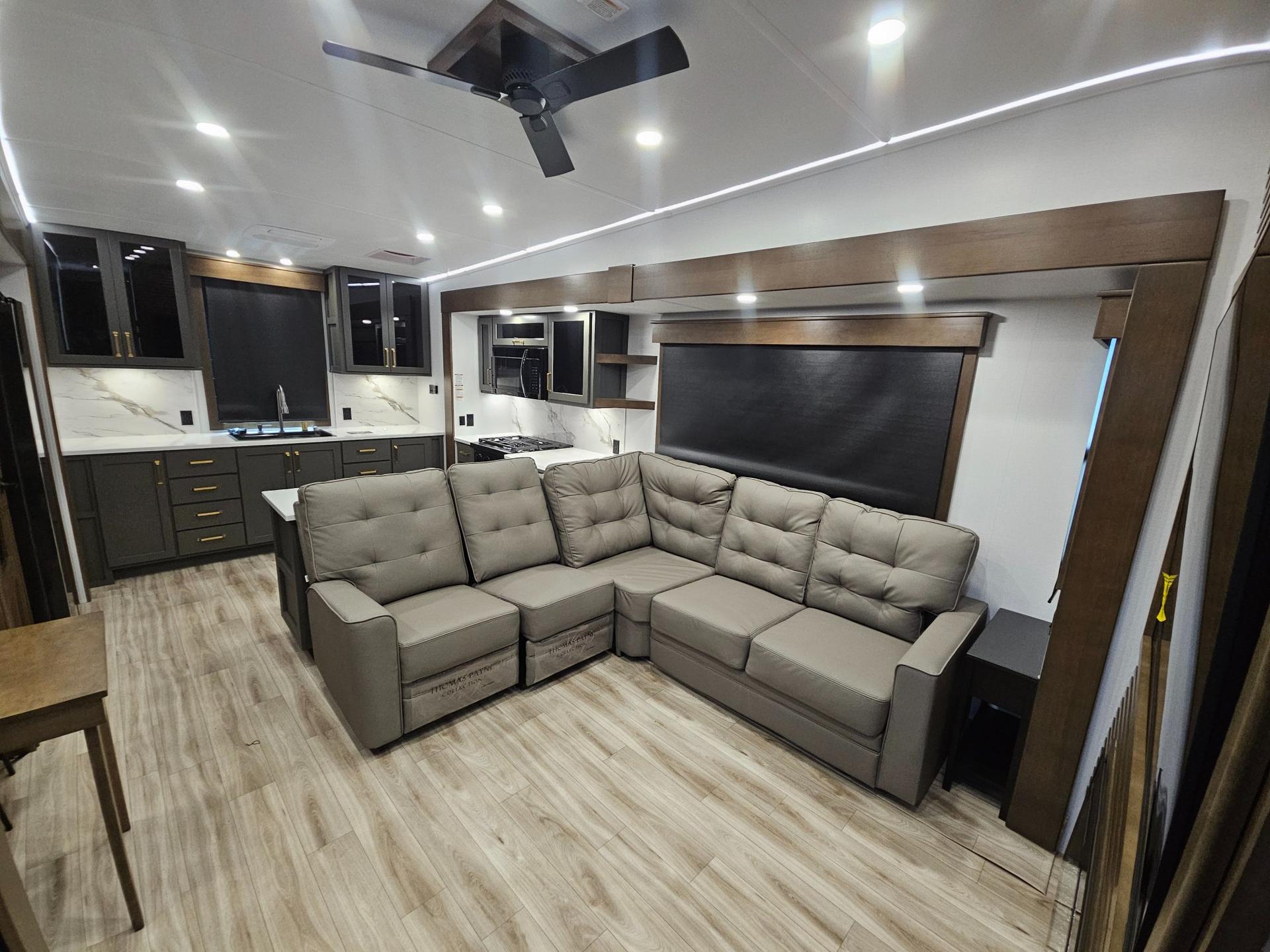 2026 Keystone RV 2026 Keystone RV Montana High Country - thumbnail 6