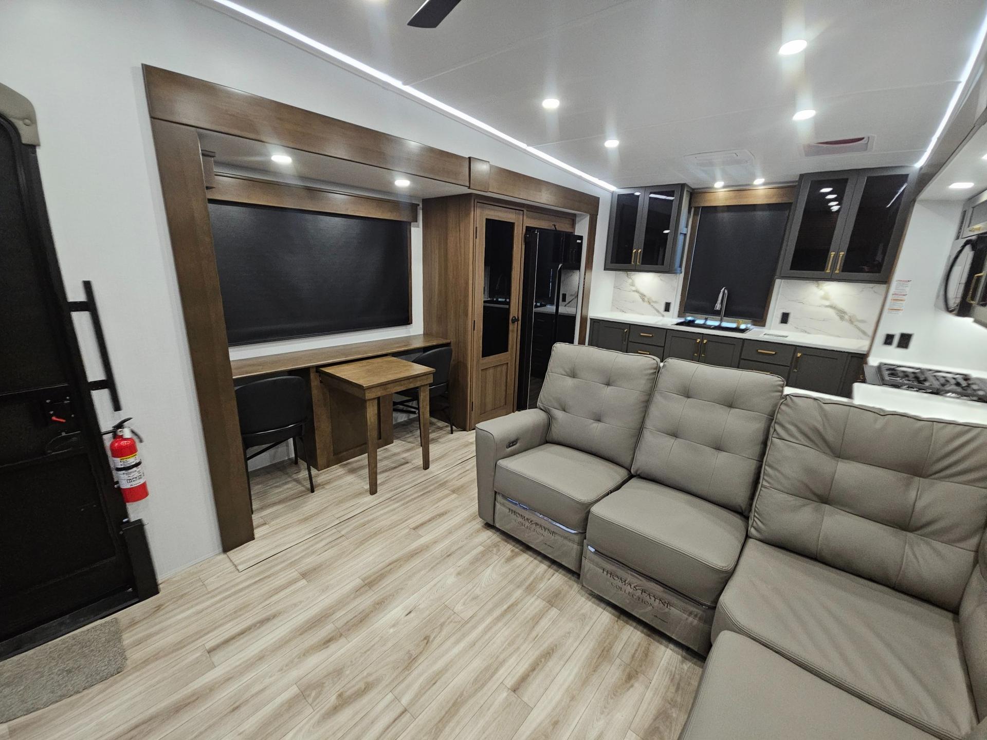 2026 Keystone RV 2026 Keystone RV Montana High Country - thumbnail 7