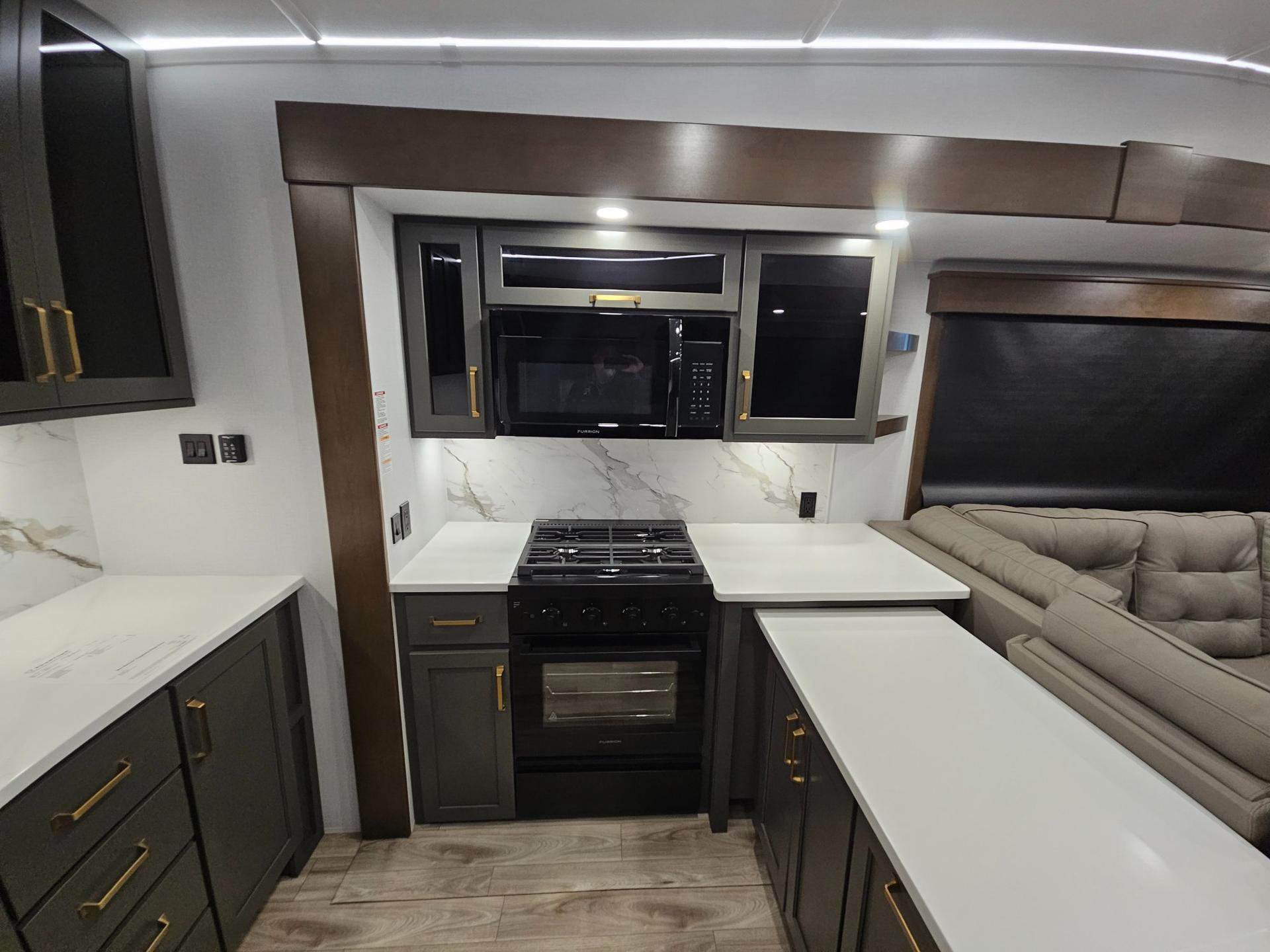 2026 Keystone RV 2026 Keystone RV Montana High Country - thumbnail 18