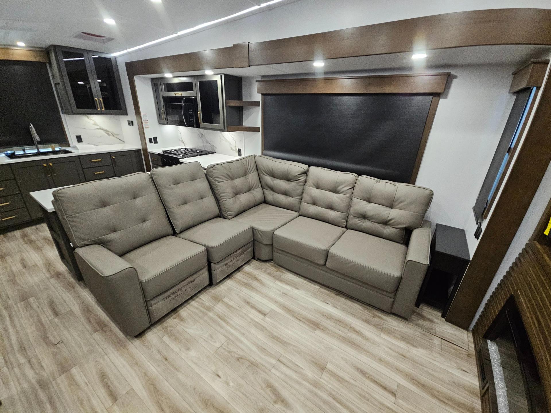 2026 Keystone RV 2026 Keystone RV Montana High Country - thumbnail 25