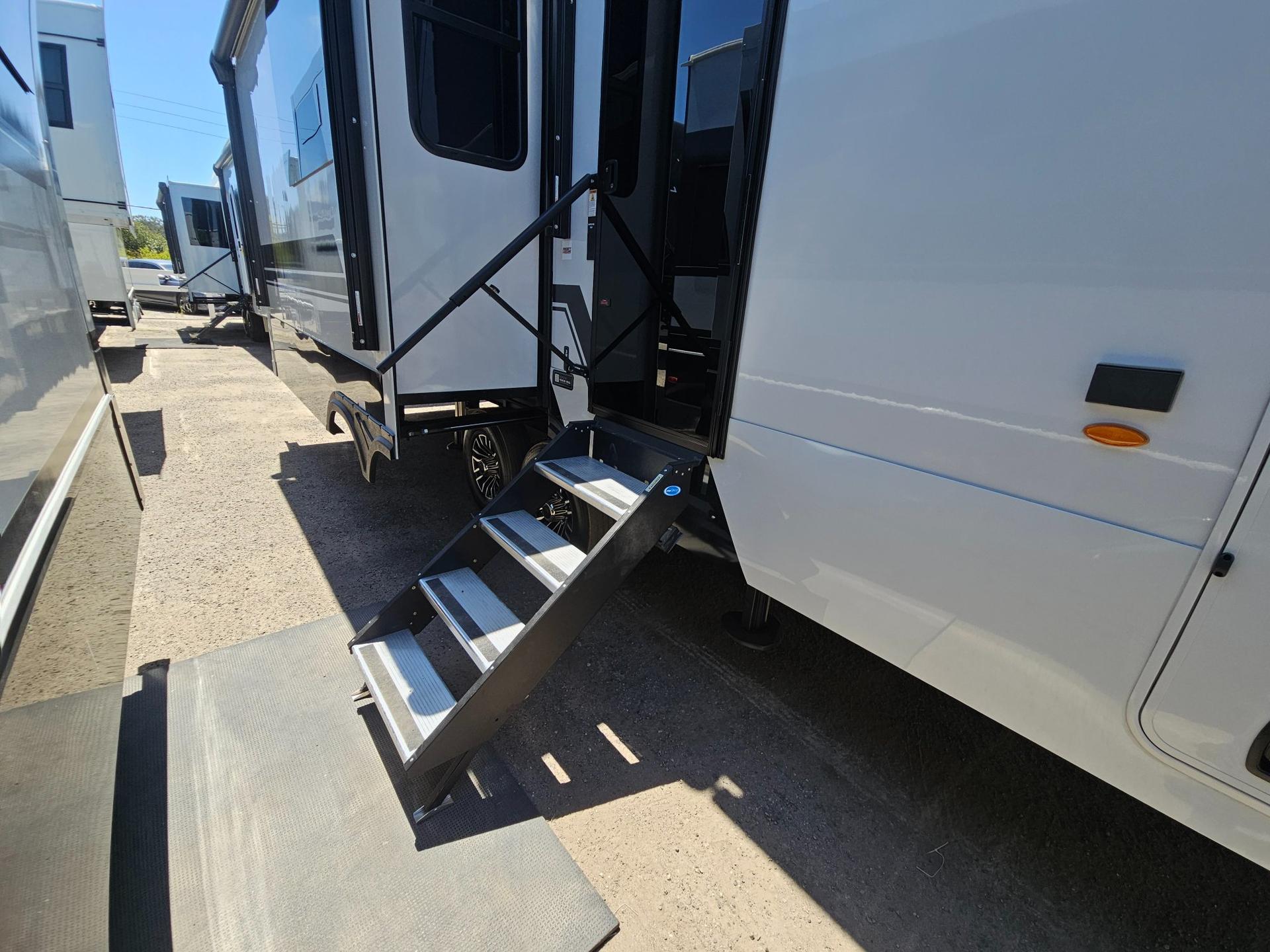 2026 Keystone RV 2026 Keystone RV Montana High Country - thumbnail 52