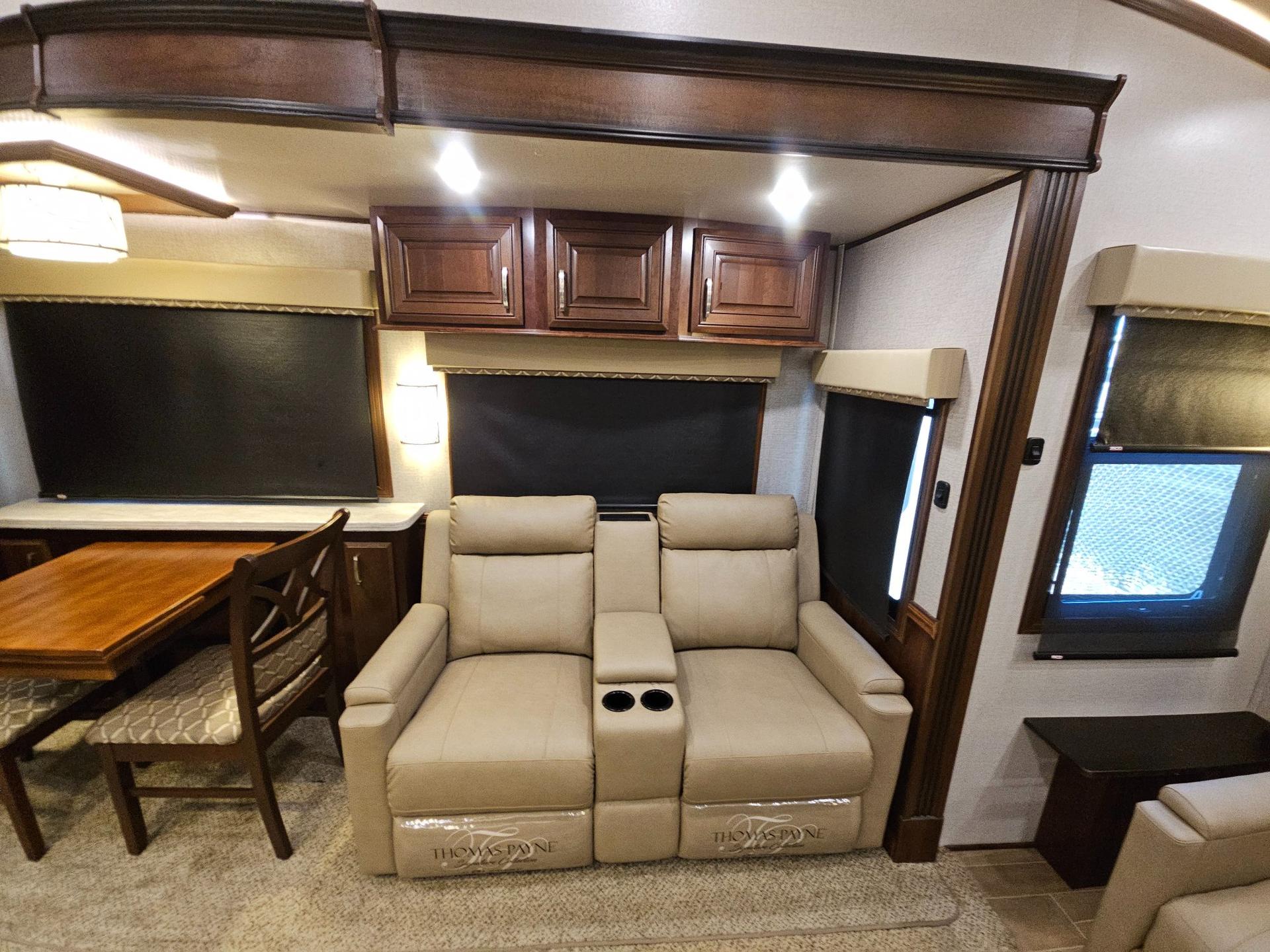 2019 Jayco 2019 Jayco Pinnacle - thumbnail 10
