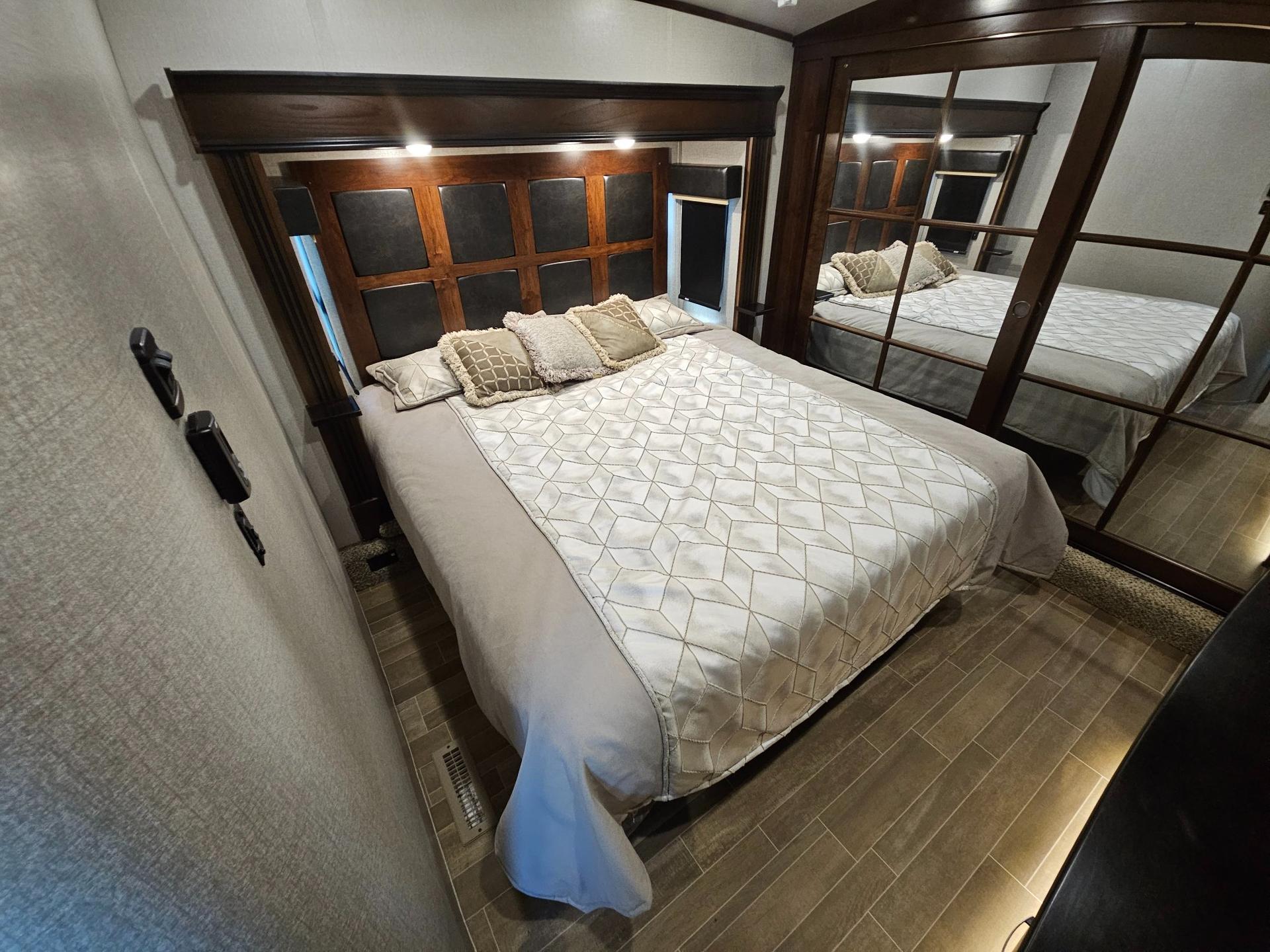 2019 Jayco 2019 Jayco Pinnacle - thumbnail 42