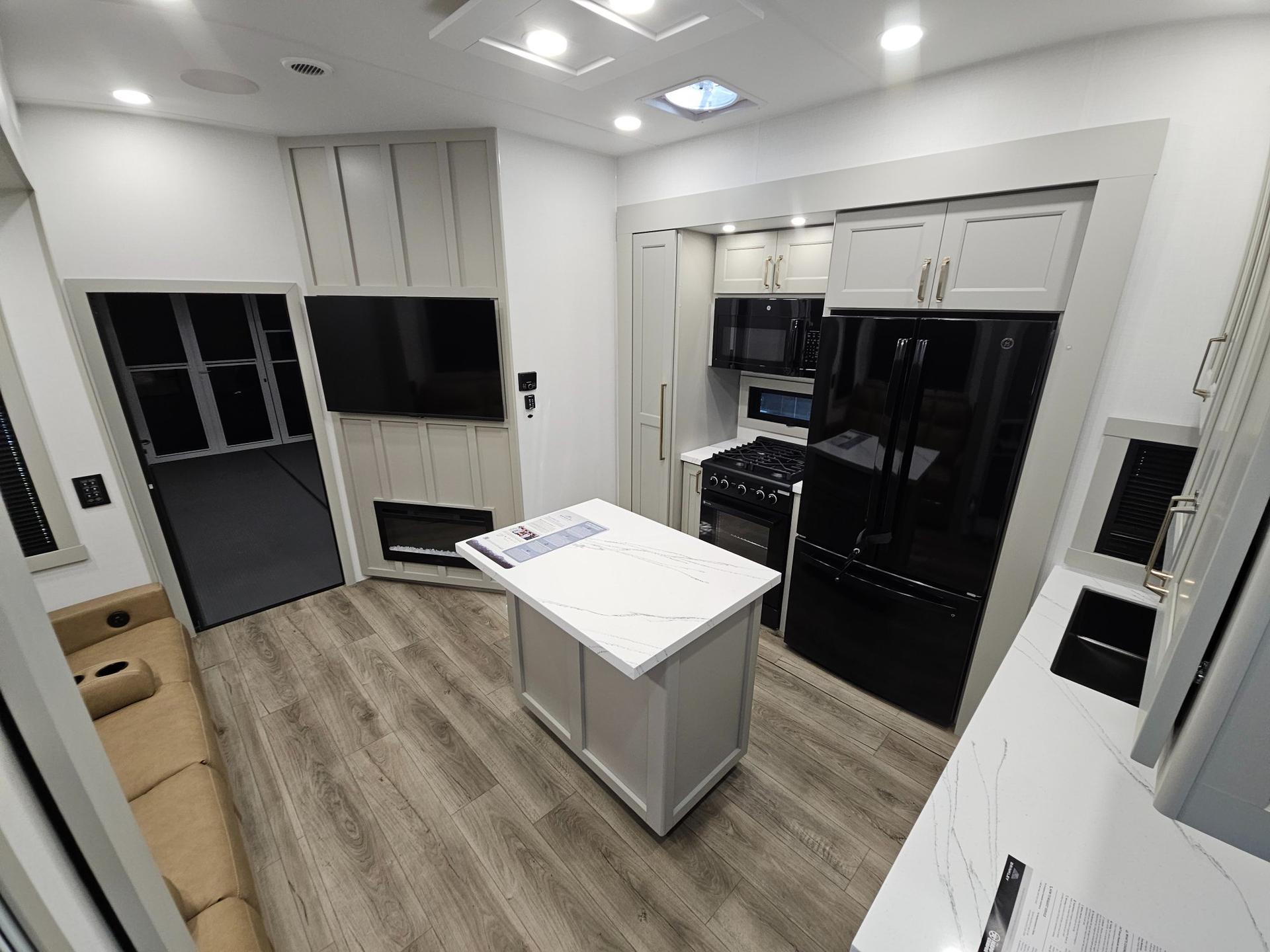 2026 Brinkley RV 2026 Brinkley RV Model Gx - thumbnail 6