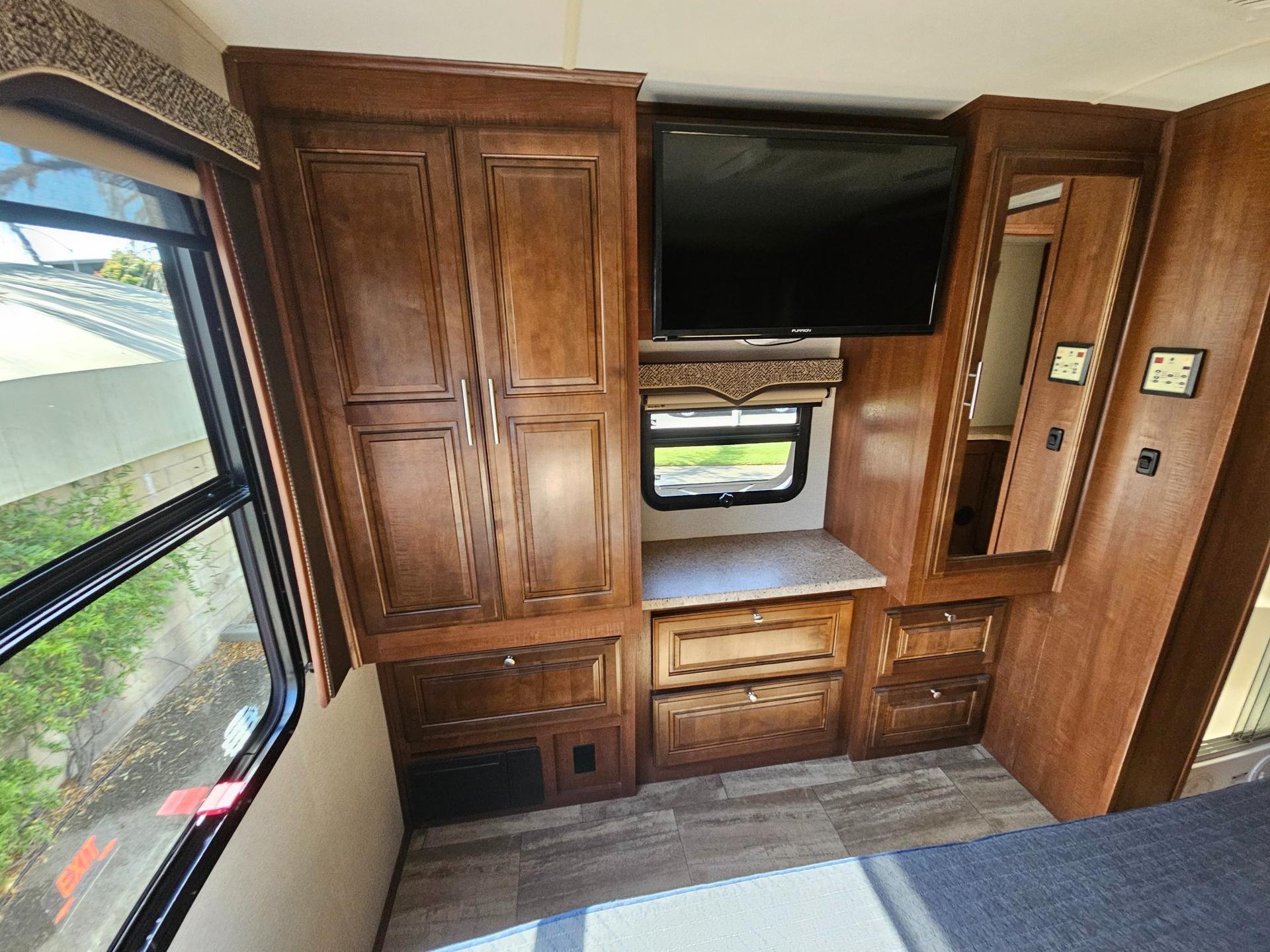 2018 Forest River RV 2018 Forest River RV Georgetown GT5 - thumbnail 17