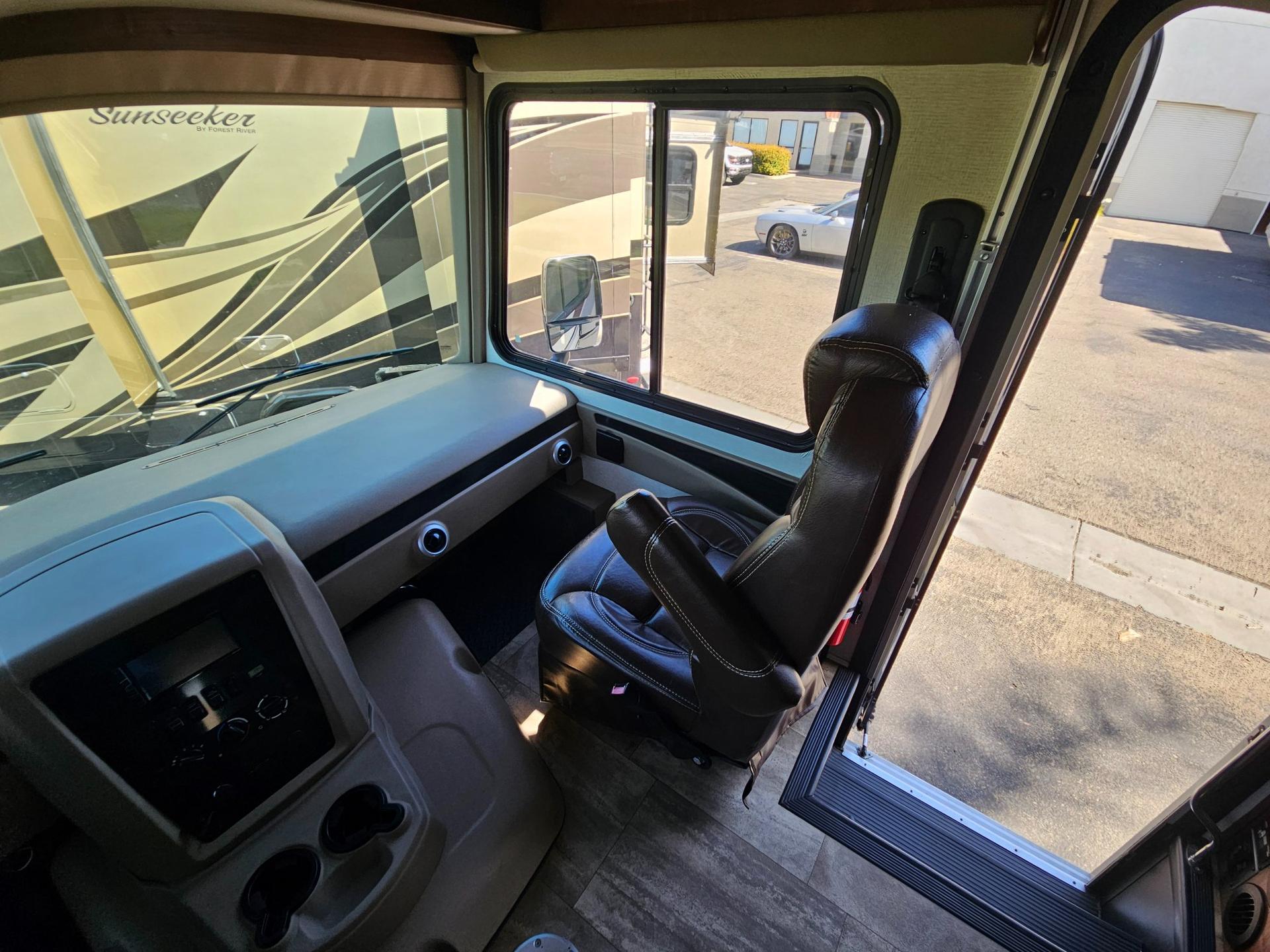 2018 Forest River RV 2018 Forest River RV Georgetown GT5 - thumbnail 21