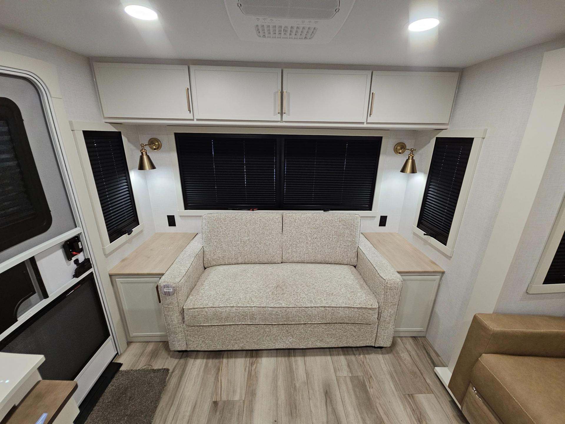 2027 Brinkley RV 2027 Brinkley RV Model Ix - thumbnail 7