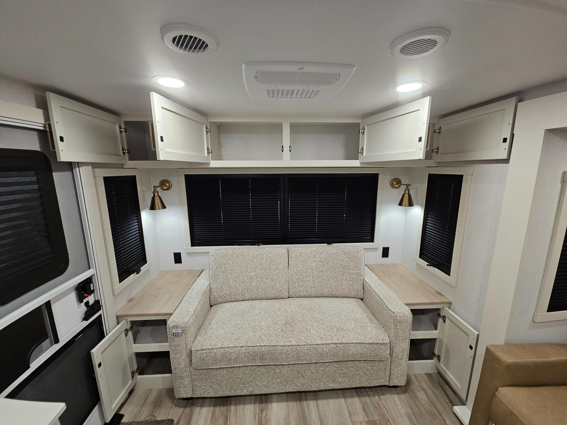 2027 Brinkley RV 2027 Brinkley RV Model Ix - thumbnail 8