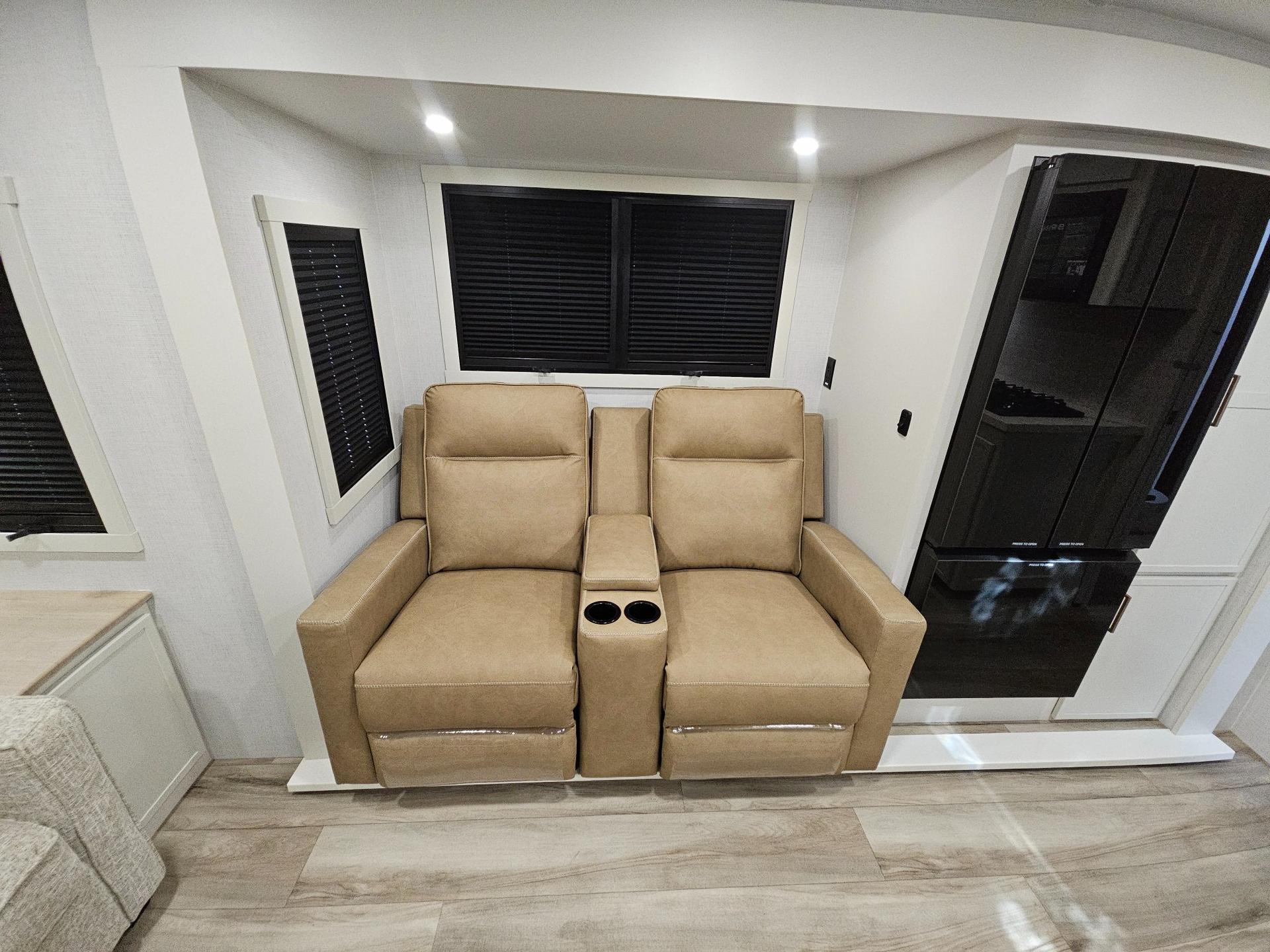 2027 Brinkley RV 2027 Brinkley RV Model Ix - thumbnail 10