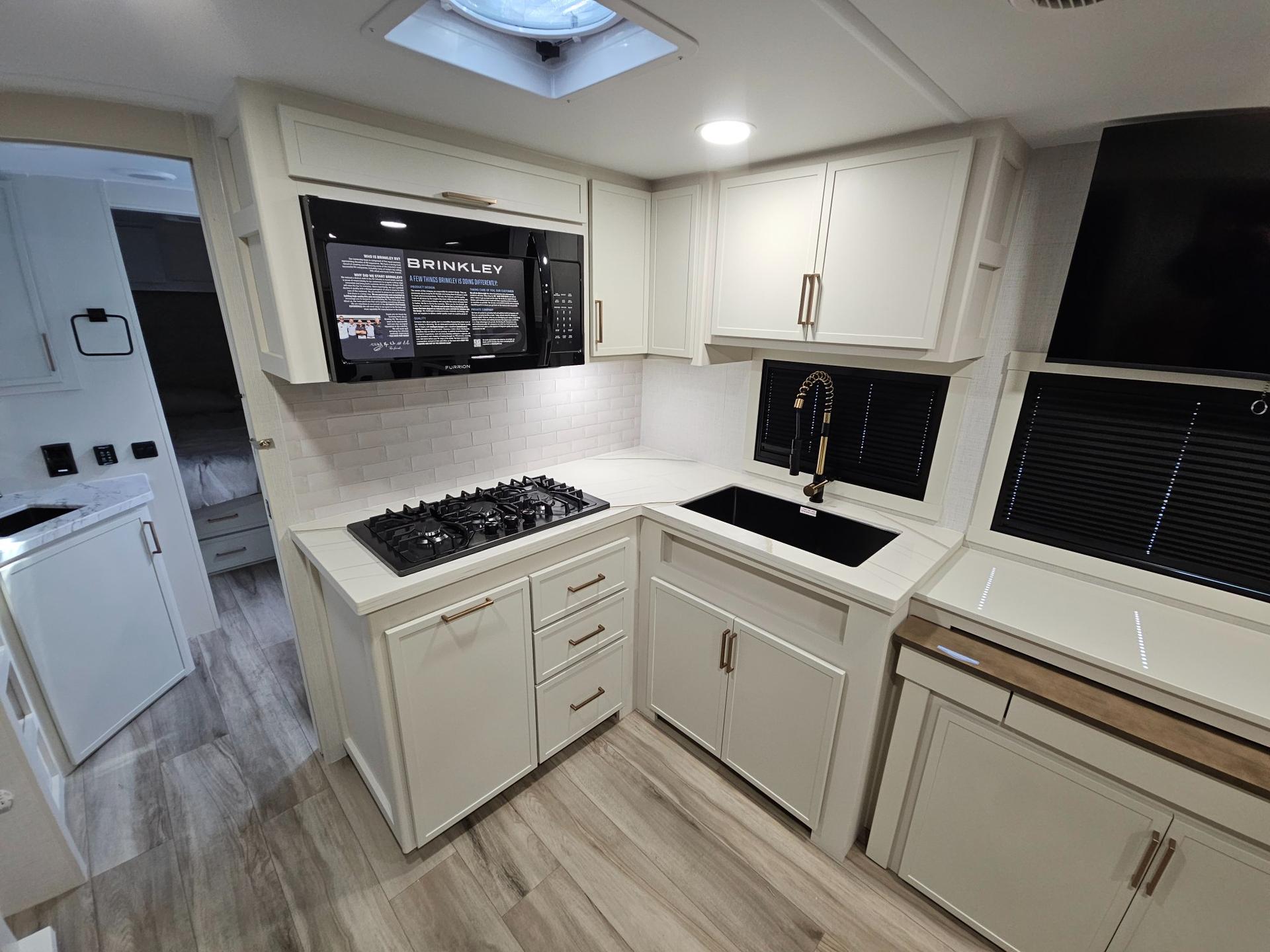 2027 Brinkley RV 2027 Brinkley RV Model Ix - thumbnail 17