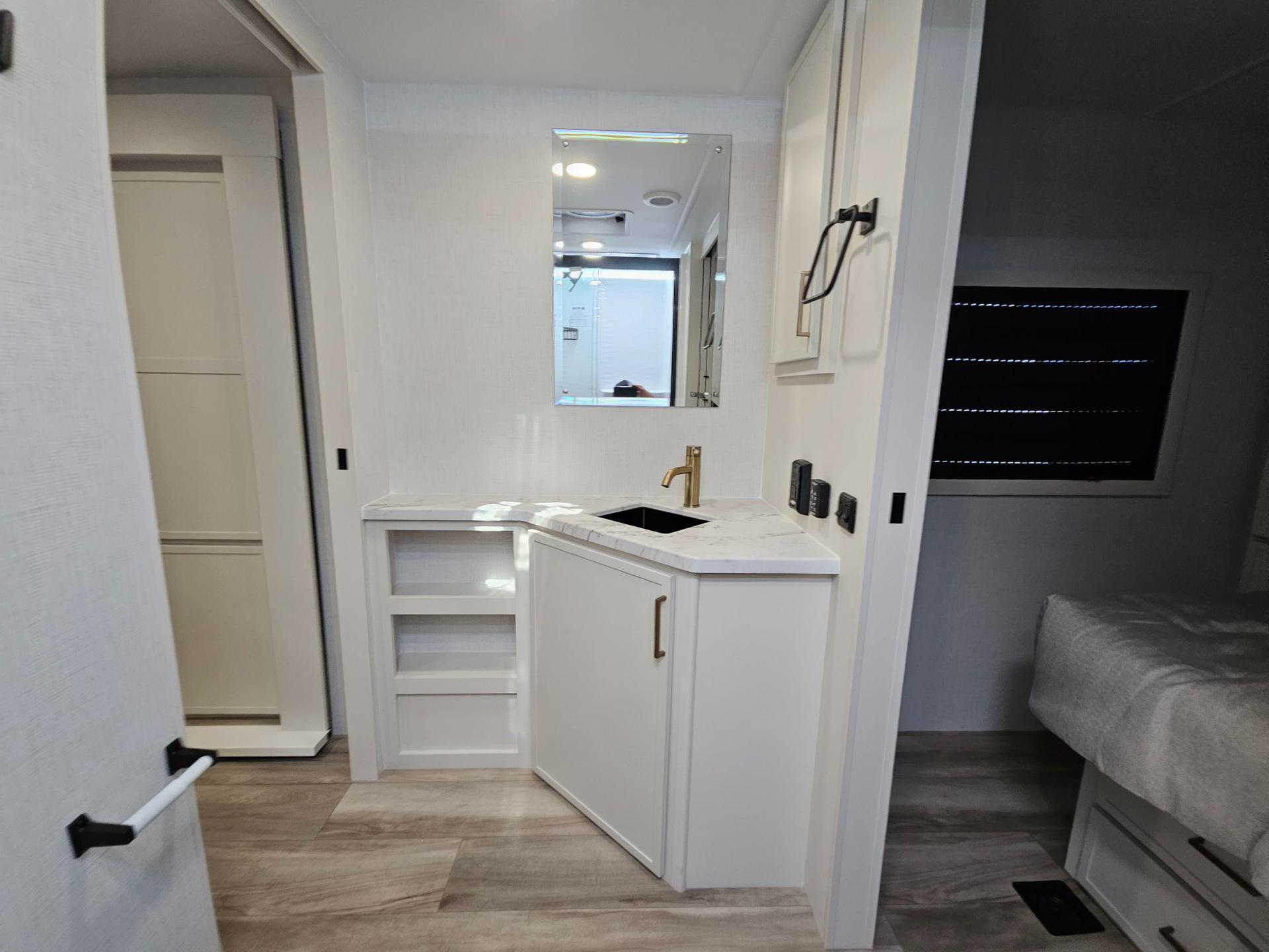 2027 Brinkley RV 2027 Brinkley RV Model Ix - thumbnail 28