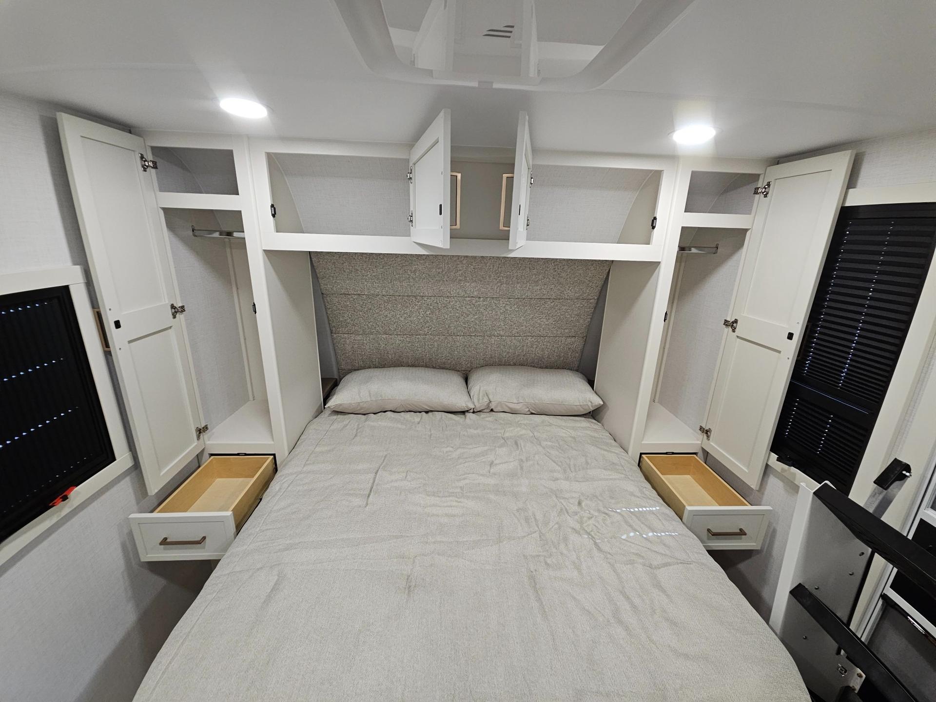 2027 Brinkley RV 2027 Brinkley RV Model Ix - thumbnail 34