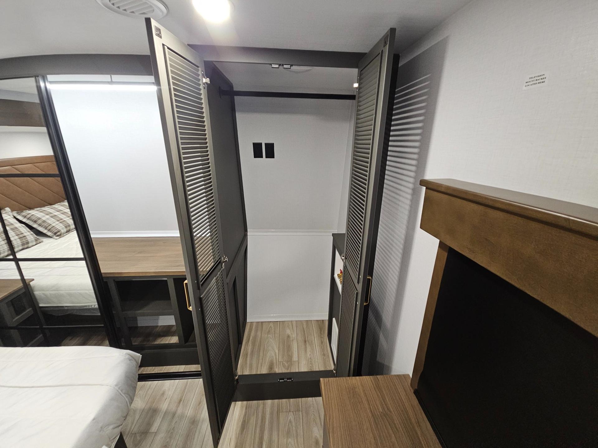2026 Keystone RV 2026 Keystone RV Montana High Country - thumbnail 45
