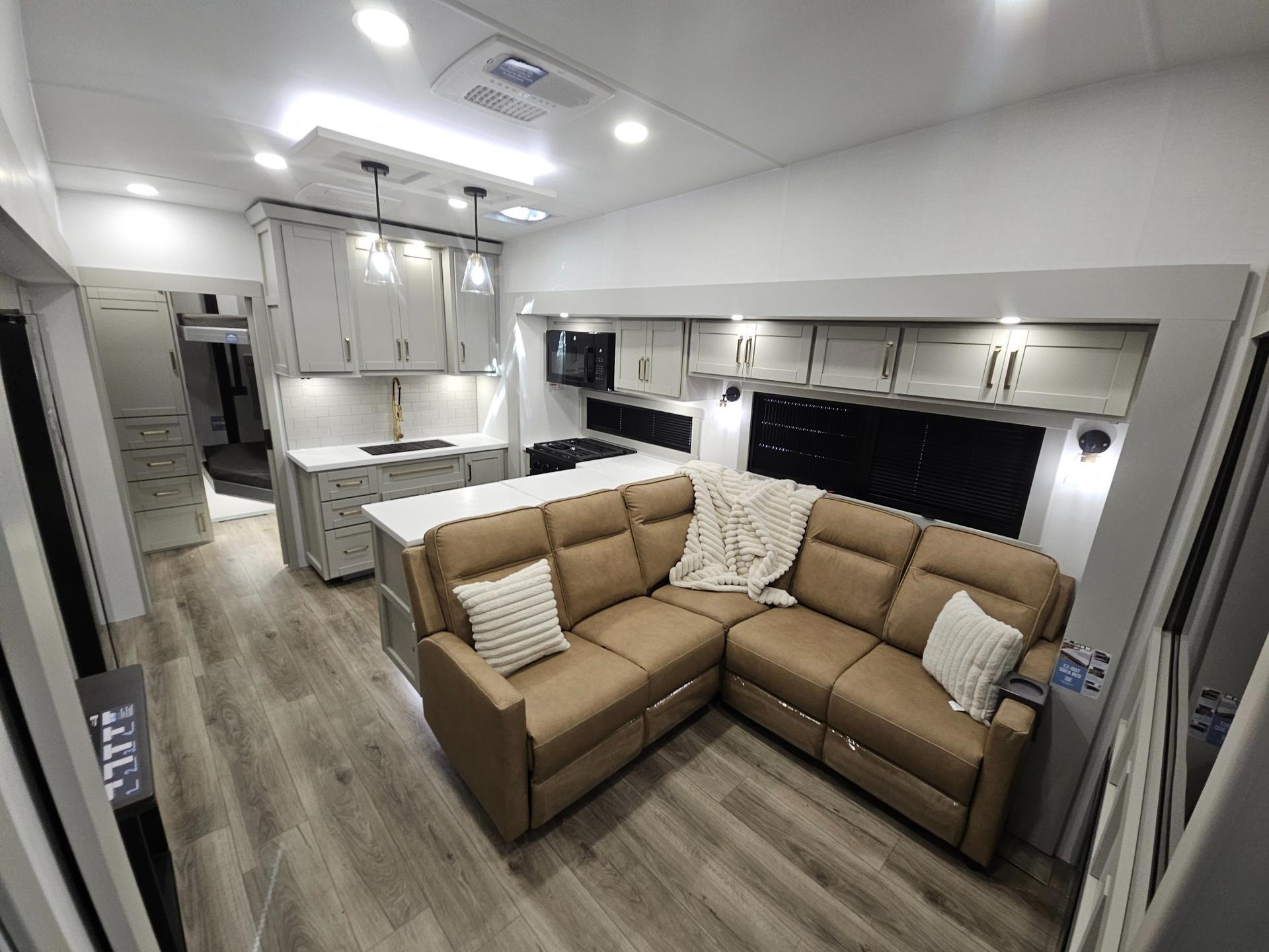 2027 Brinkley RV 2027 Brinkley RV Model Z - thumbnail 5