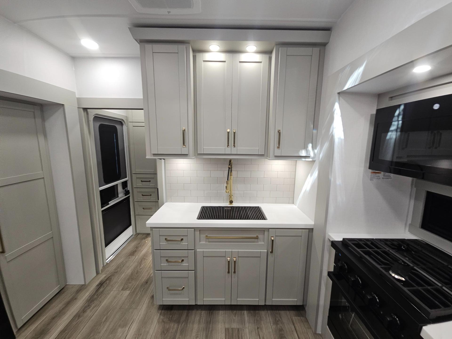 2027 Brinkley RV 2027 Brinkley RV Model Z - thumbnail 15