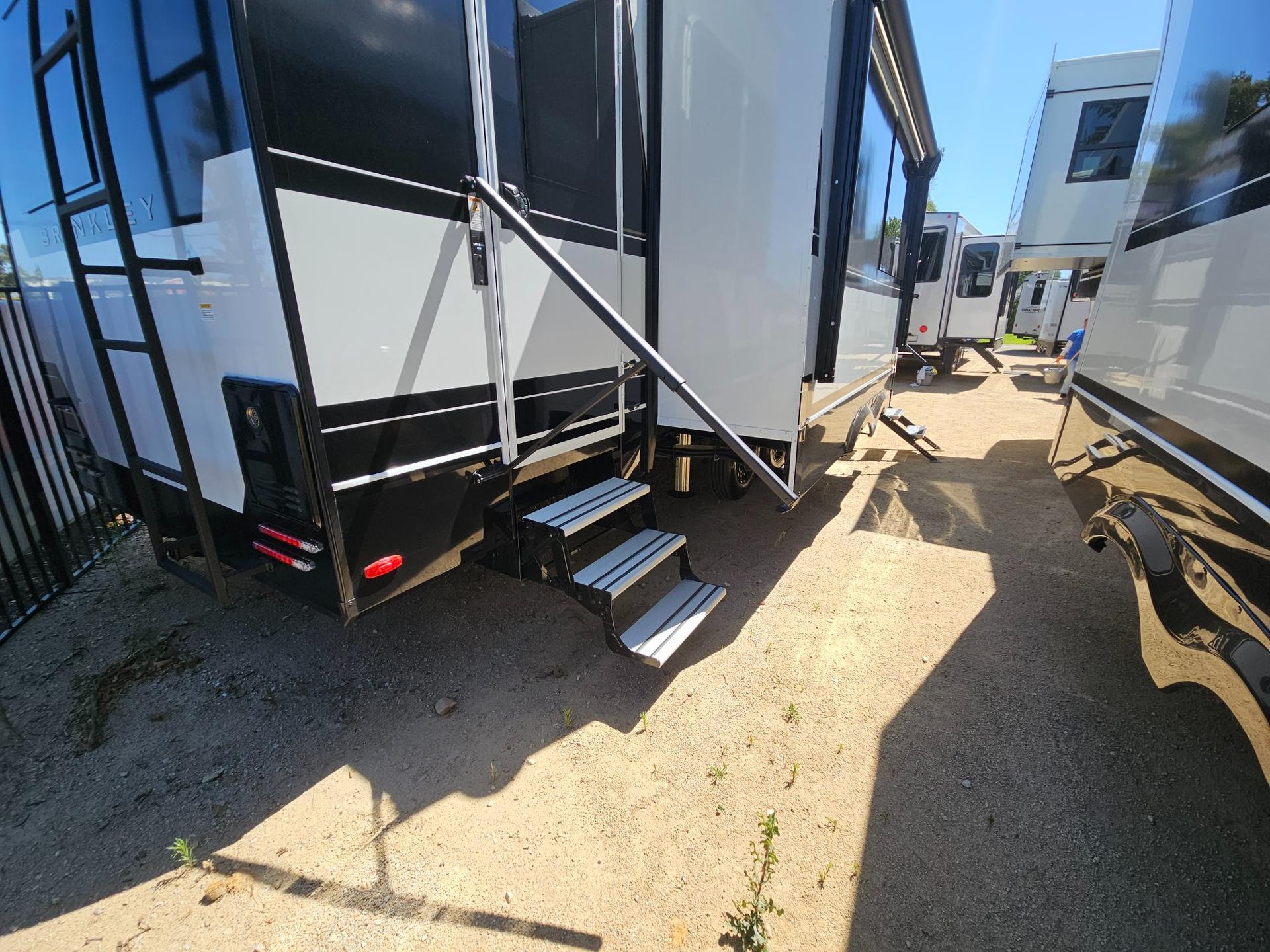 2027 Brinkley RV 2027 Brinkley RV Model Z - thumbnail 58