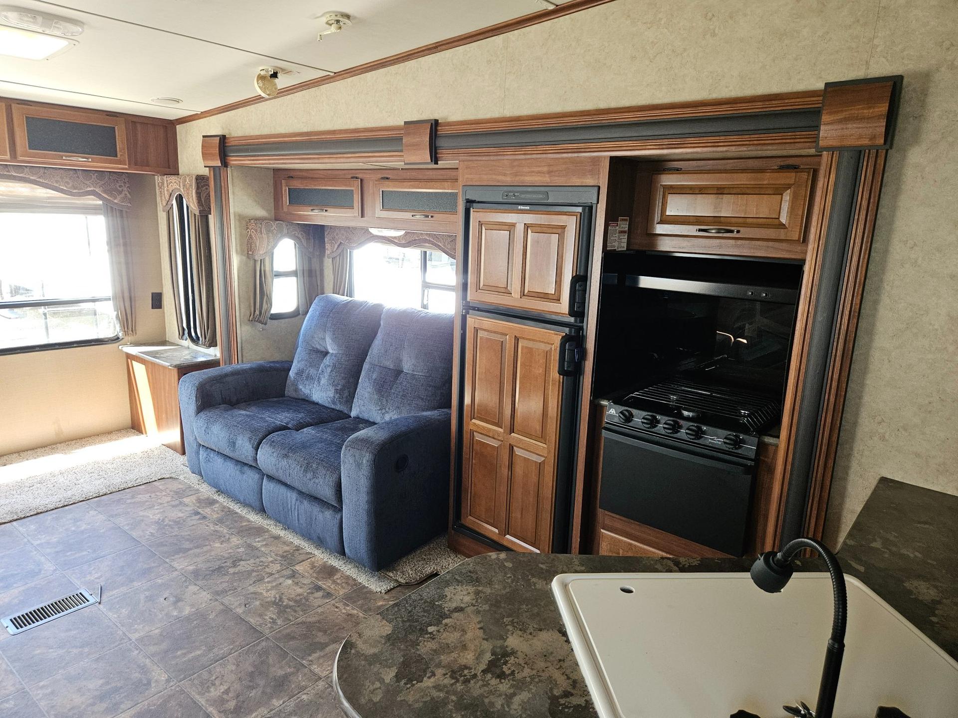 2014 Keystone rv 2014 Keystone rv Cougar Lite - thumbnail 6
