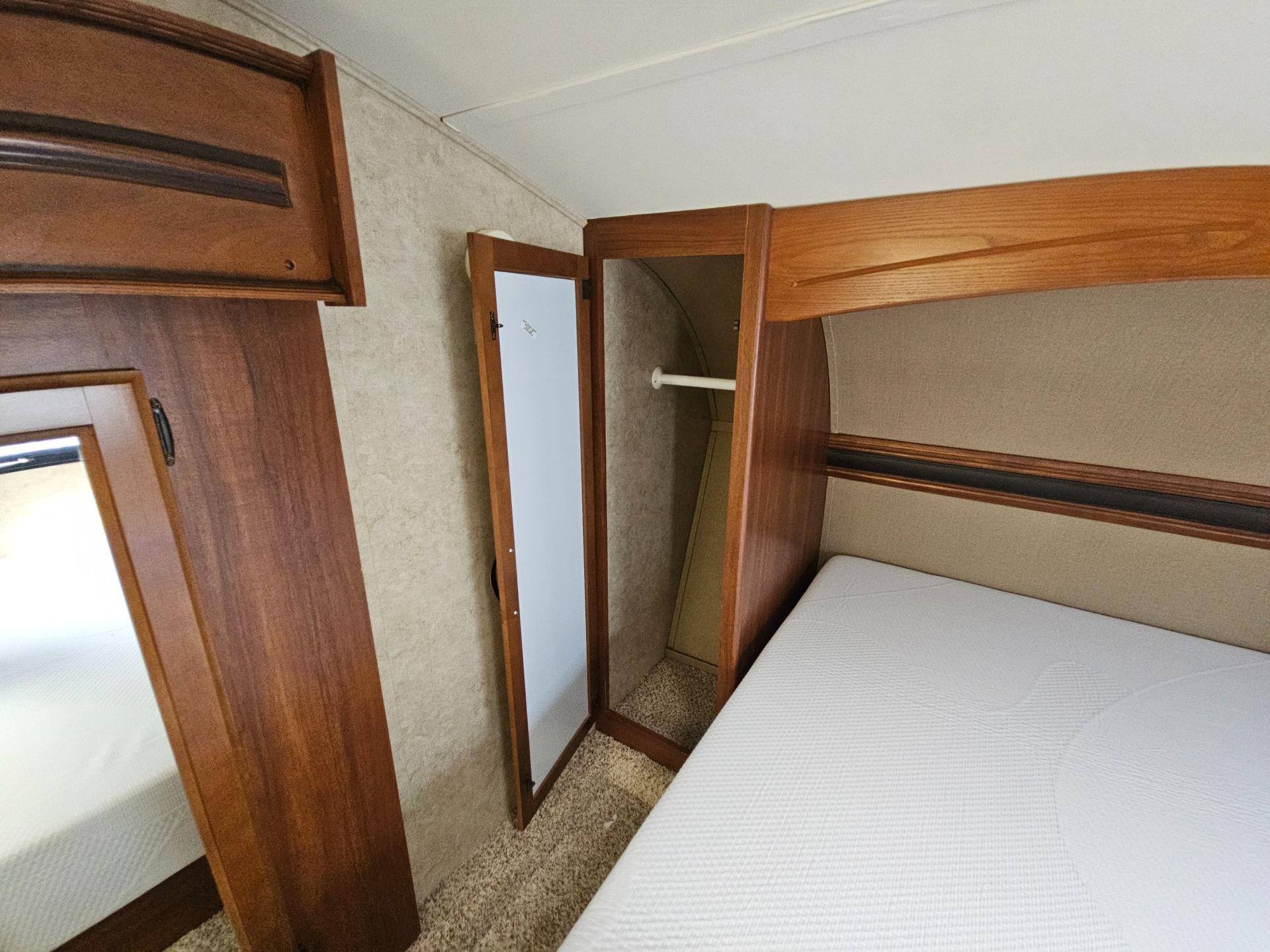 2014 Keystone rv 2014 Keystone rv Cougar Lite - thumbnail 32