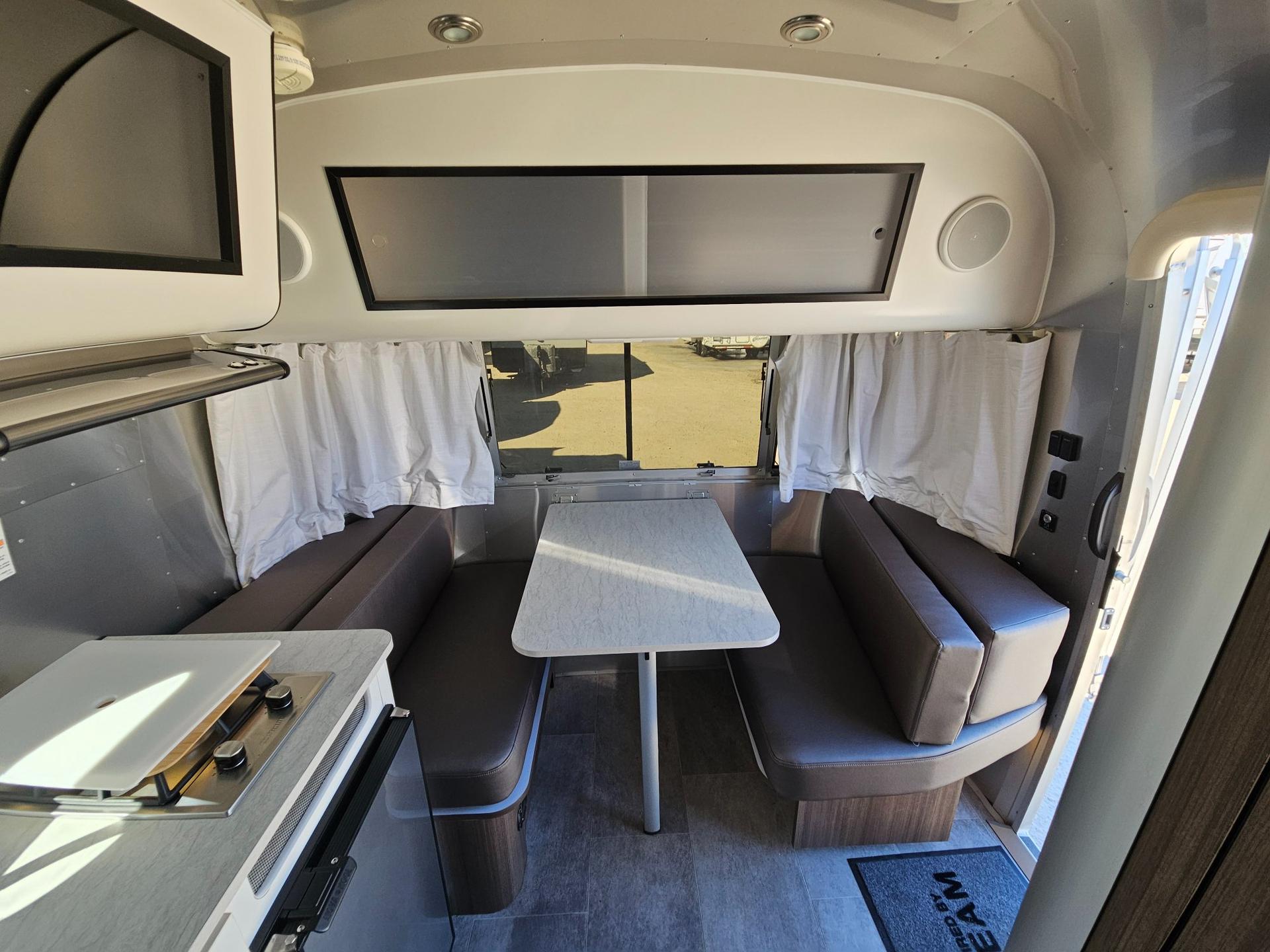 2022 Airstream 2022 Airstream Caravel - thumbnail 12