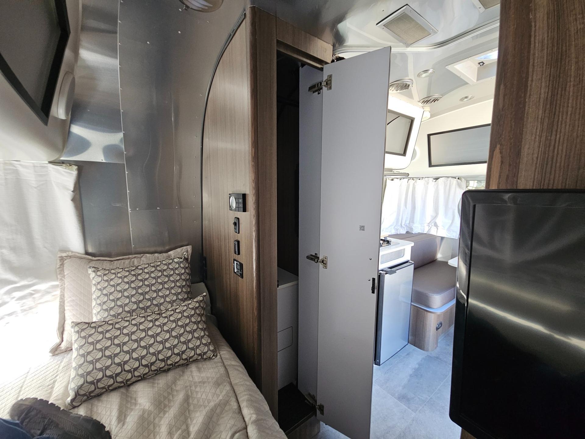 2022 Airstream 2022 Airstream Caravel - thumbnail 20