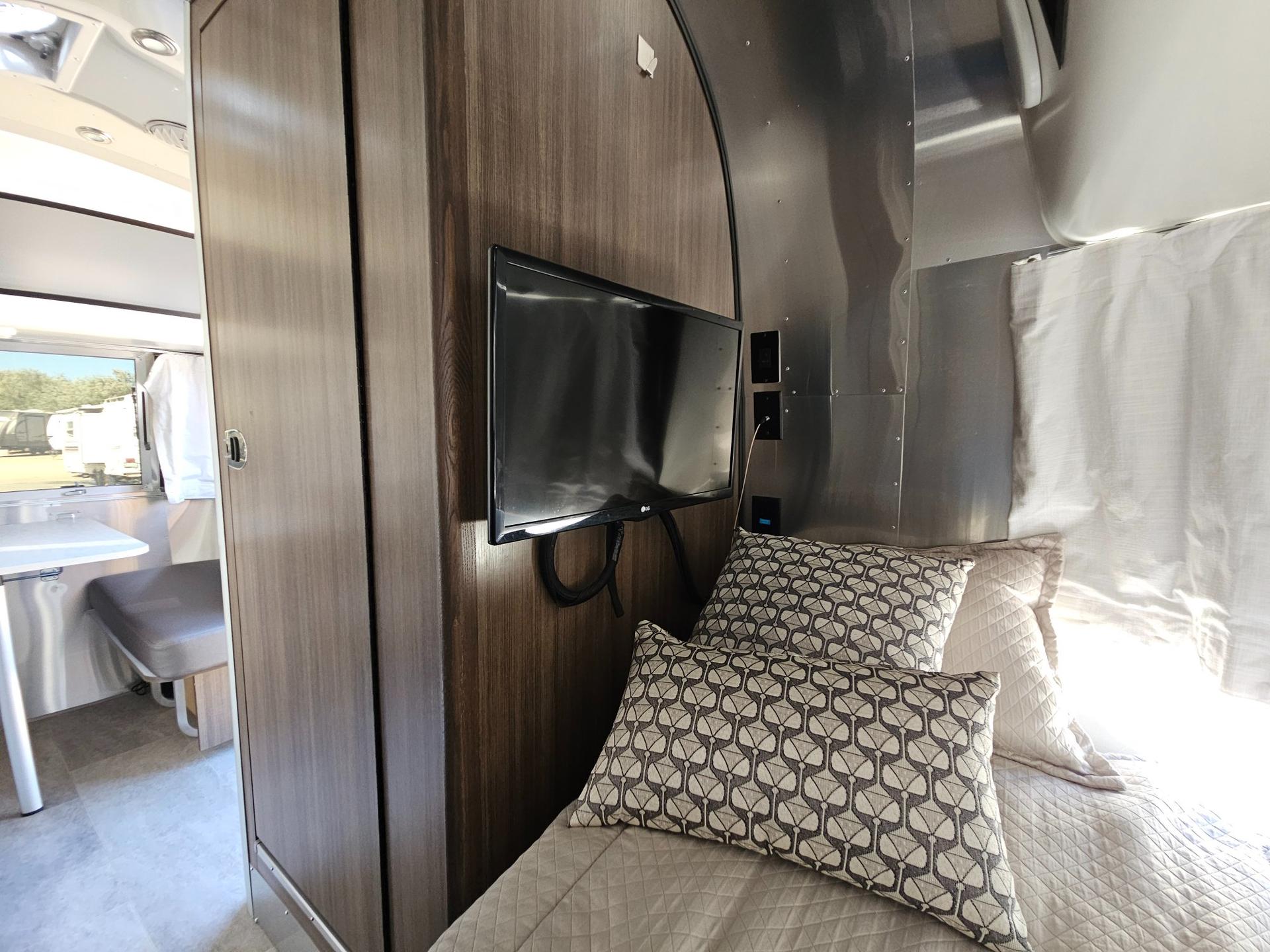 2022 Airstream 2022 Airstream Caravel - thumbnail 24